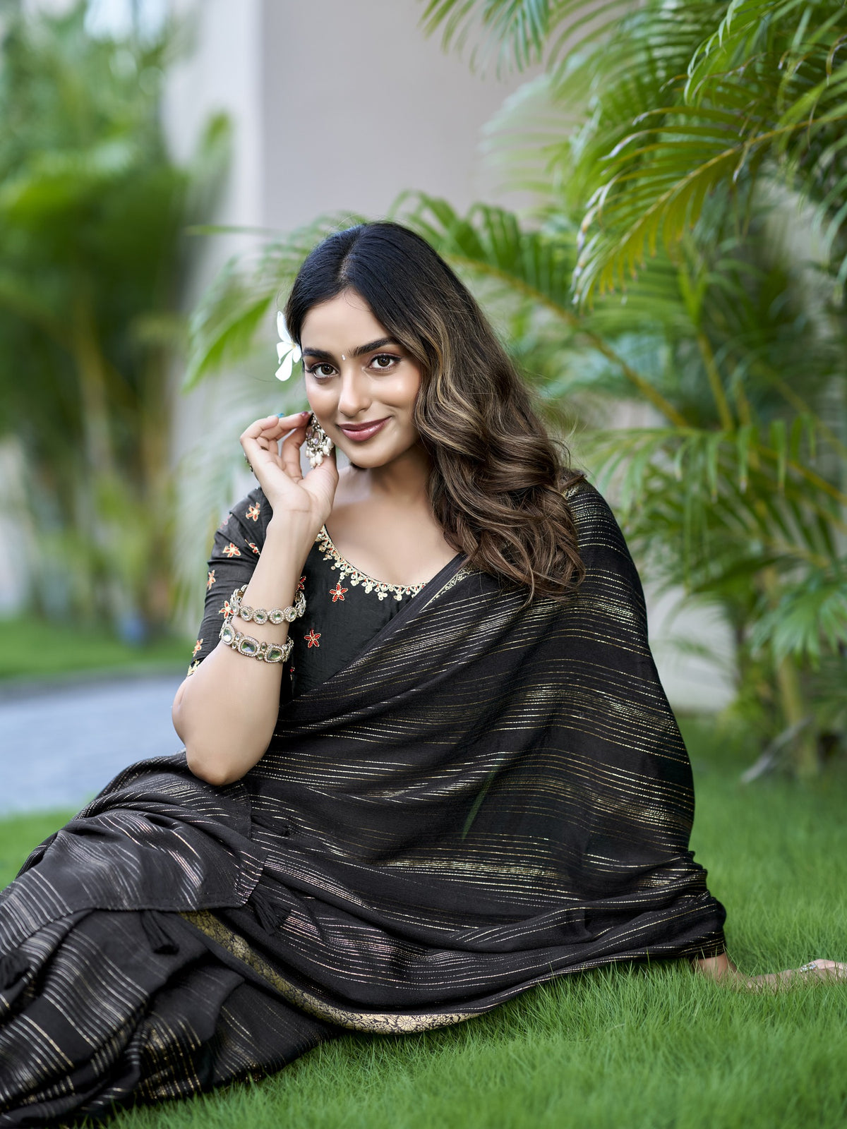Black jacquard saree view 4