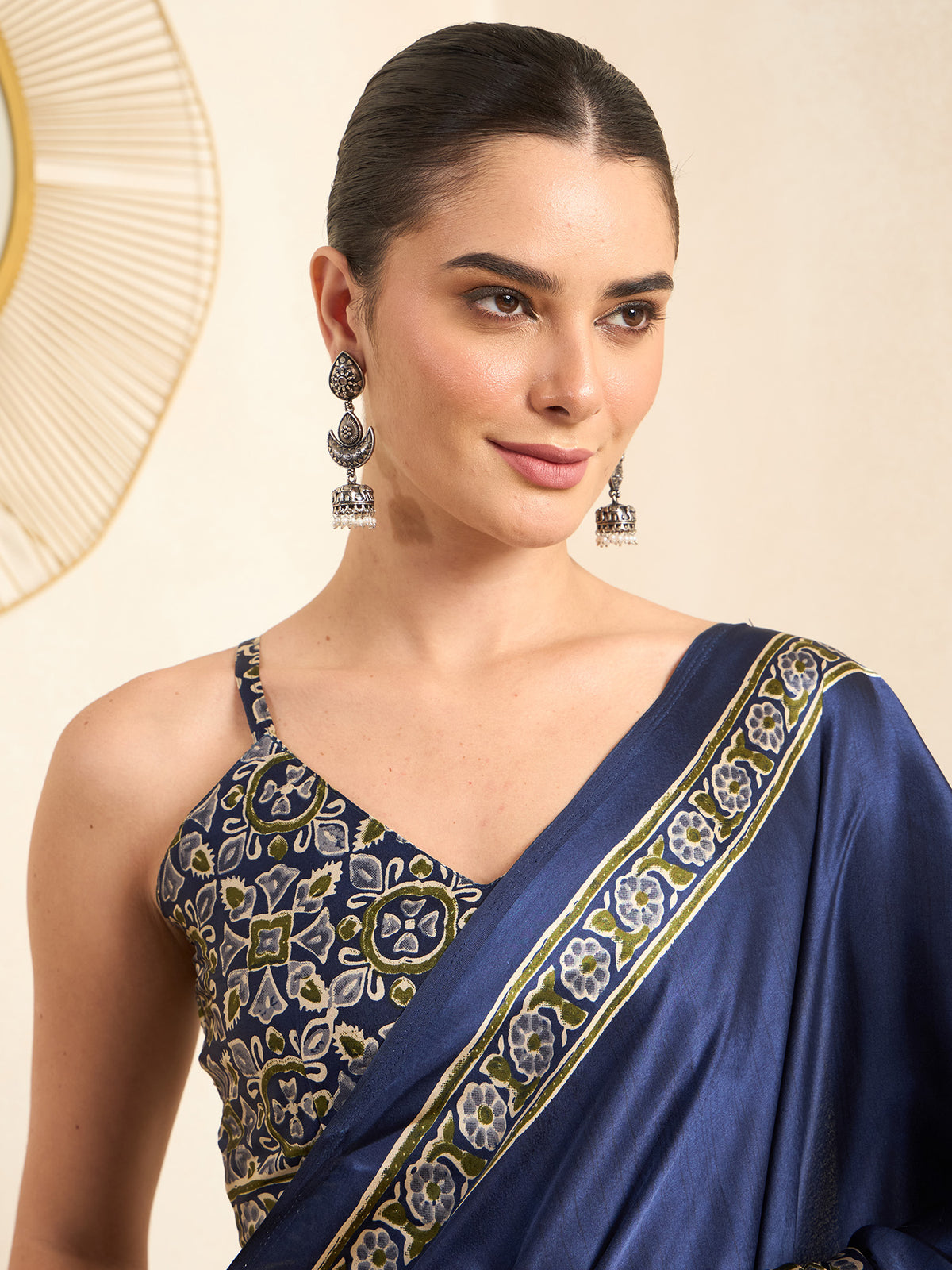 Blue Crepe saree – detail view 3