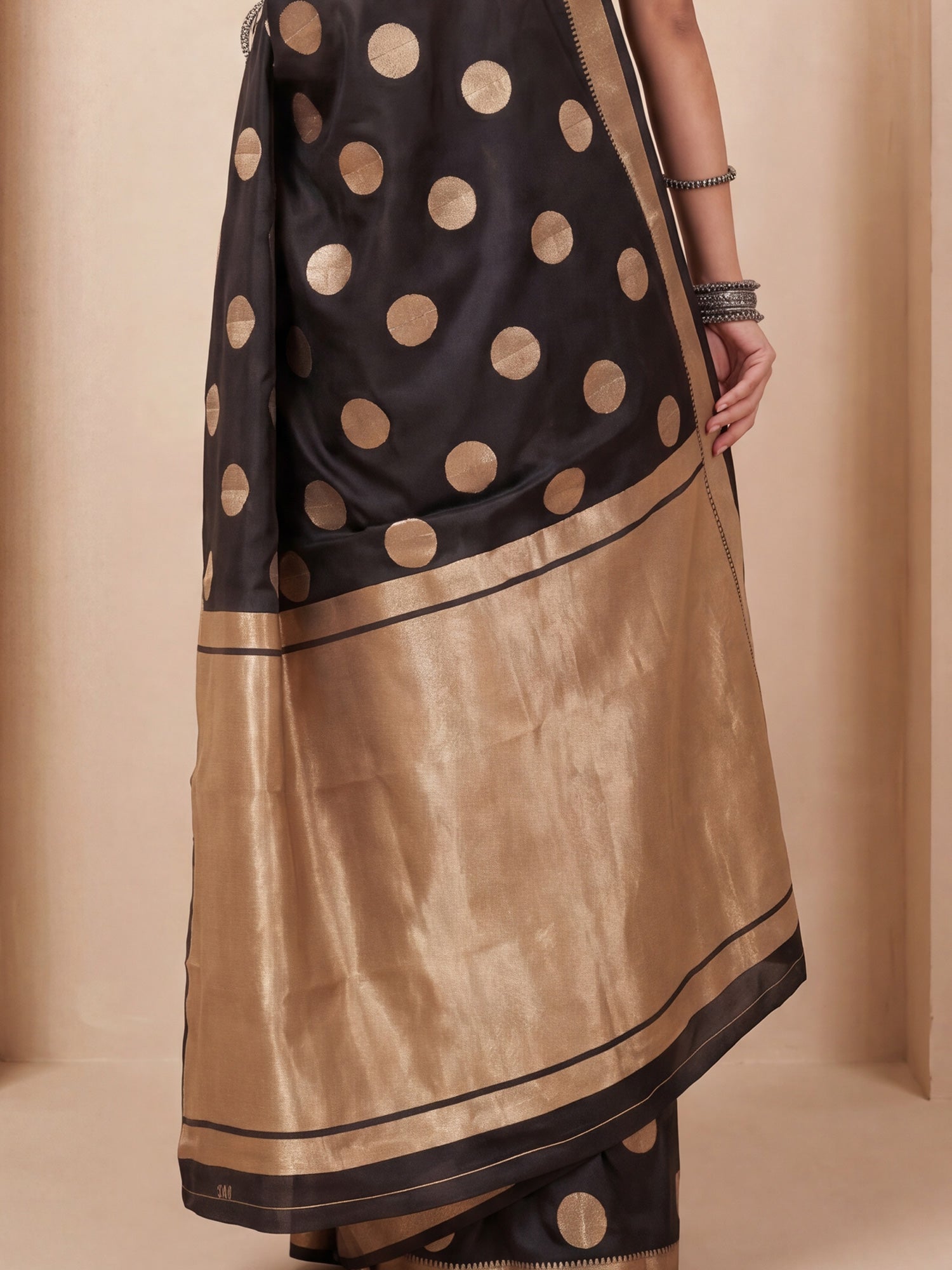 Black Silk Blend saree – detail view 5