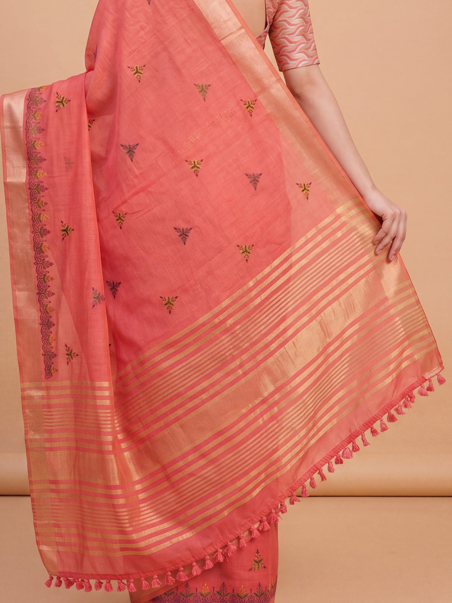 Peach Cotton Linen saree – detail view 5