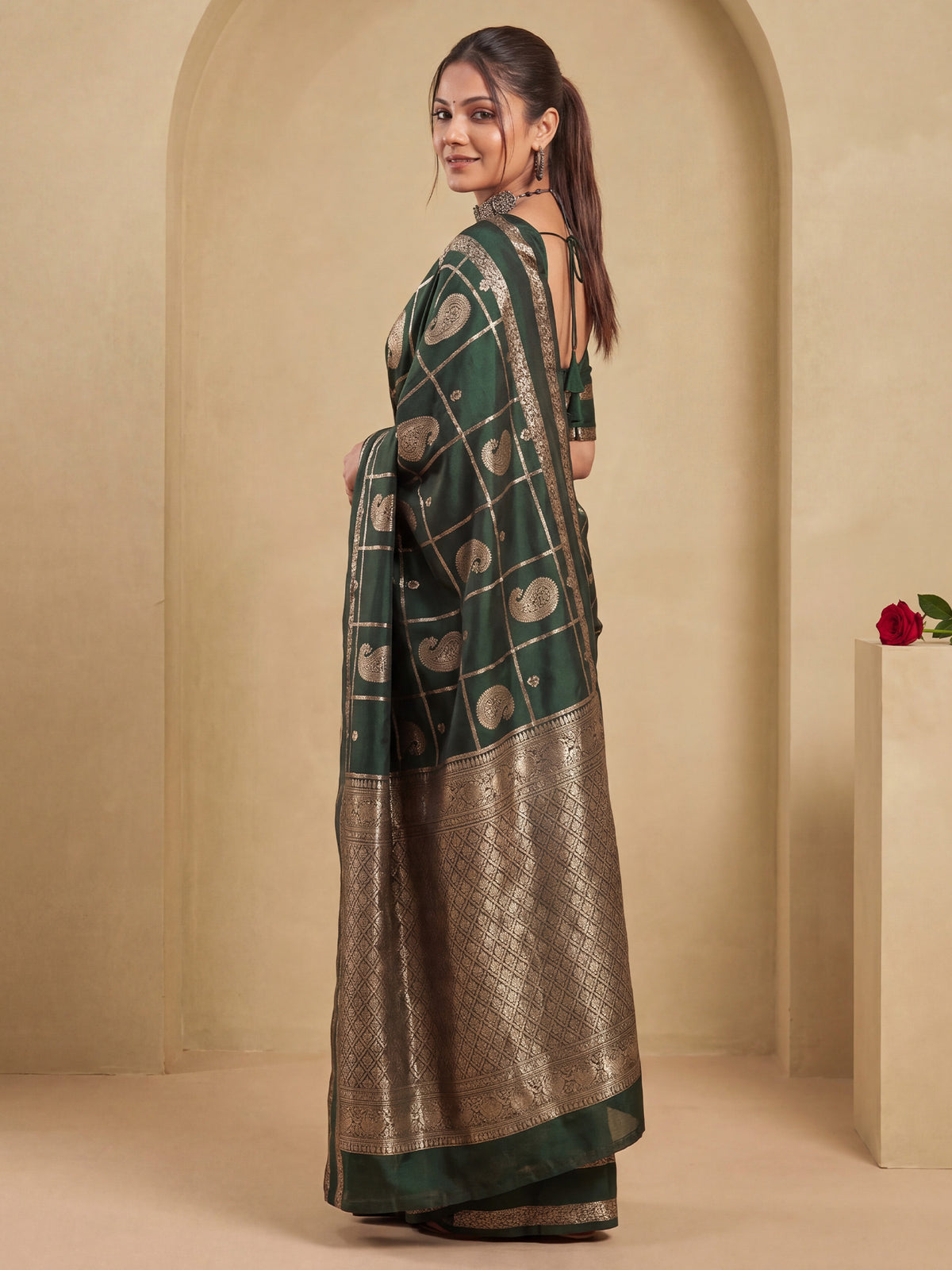 Green Silk Blend saree – detail view 1