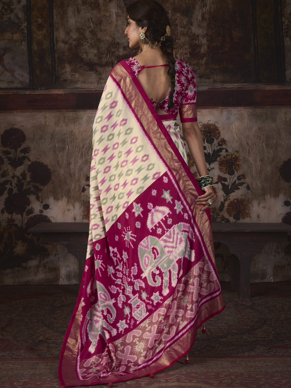 Off White silk blend saree view 2