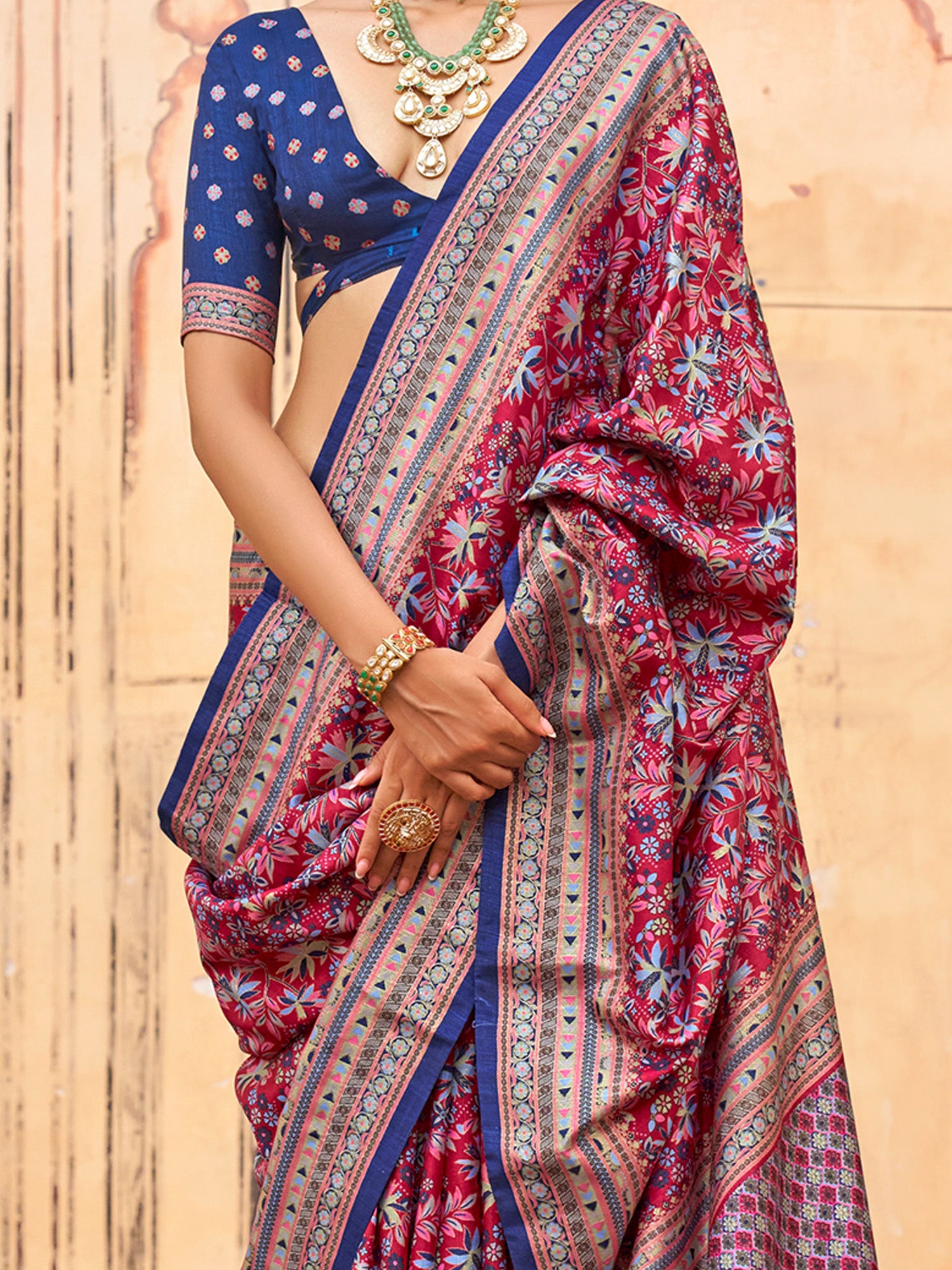 Magenta Silk Blend saree – detail view 2