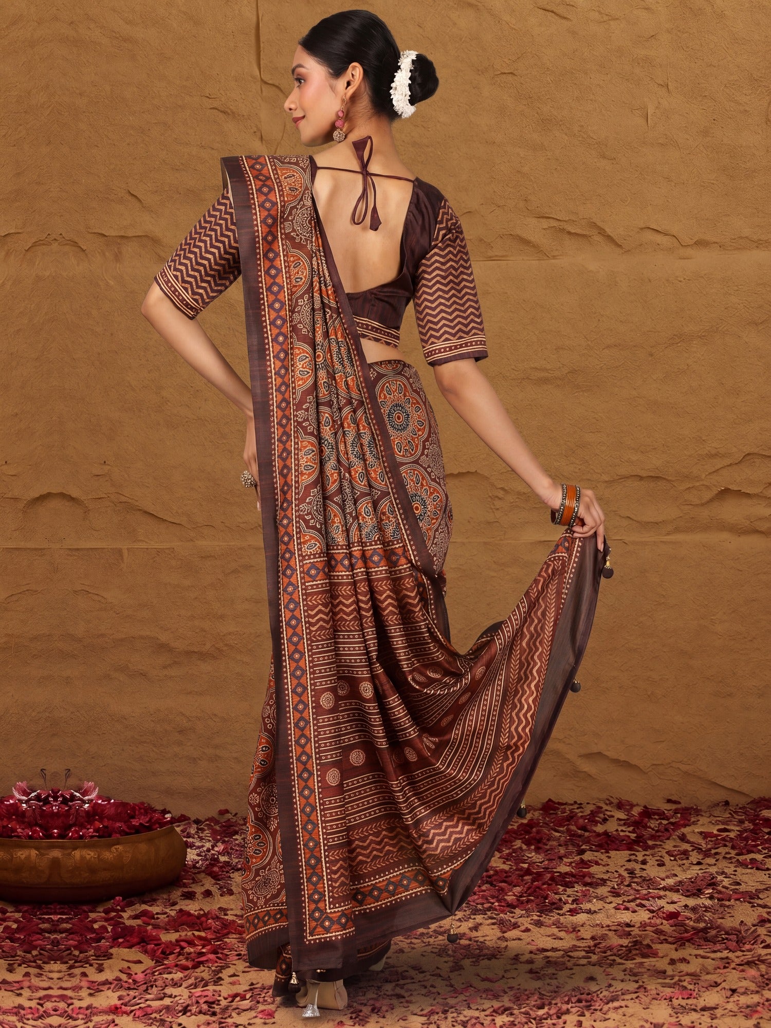 Brown Silk Blend saree – detail view 3