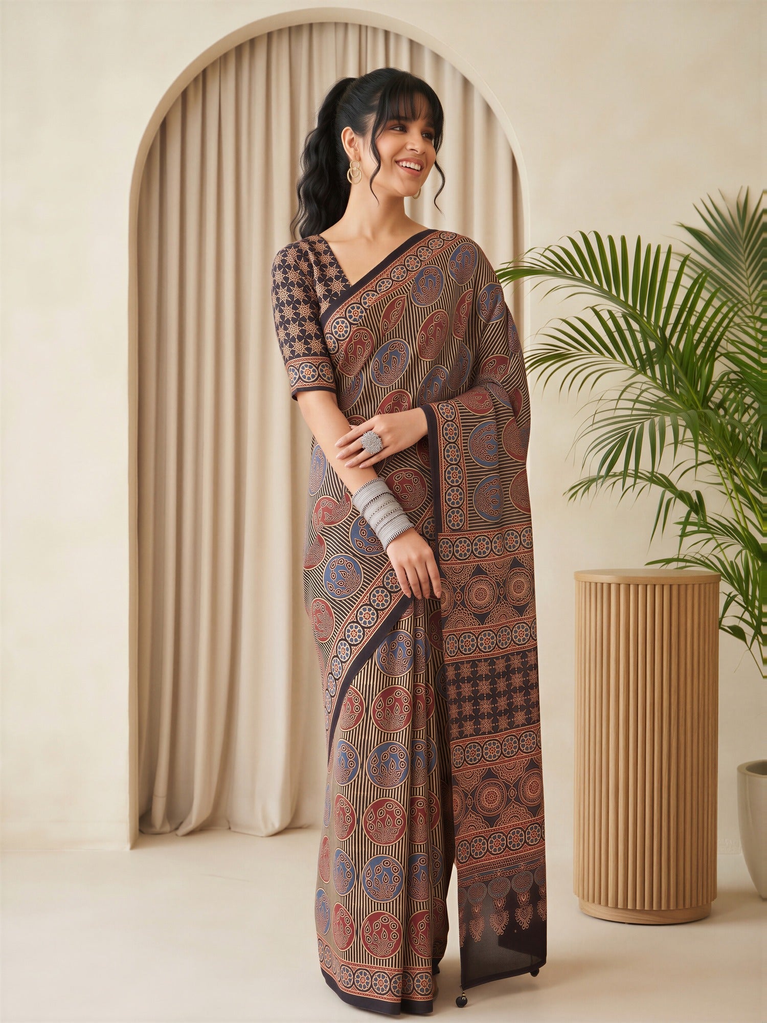 Black Silk Blend saree – detail view 3