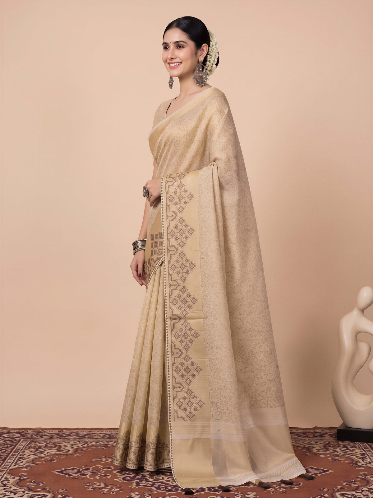 Cream Tissue saree – detail view 2