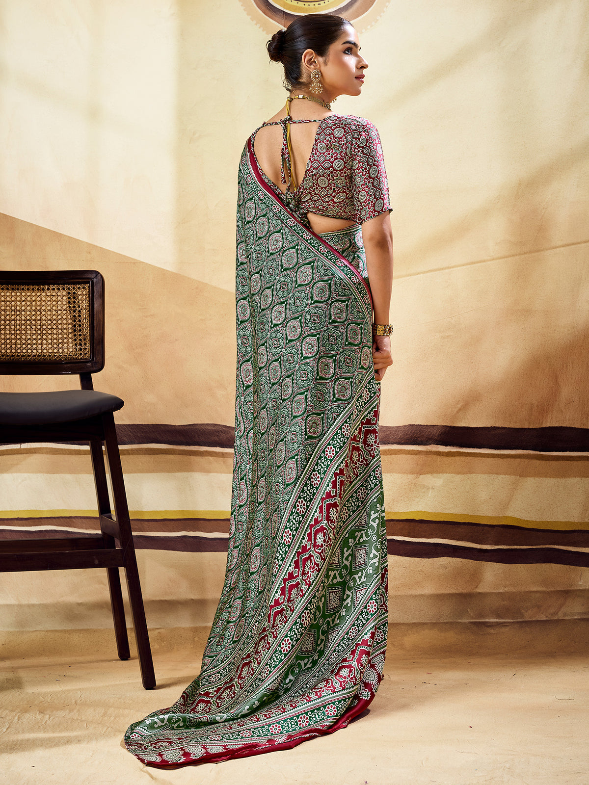Green Satin saree – detail view 1