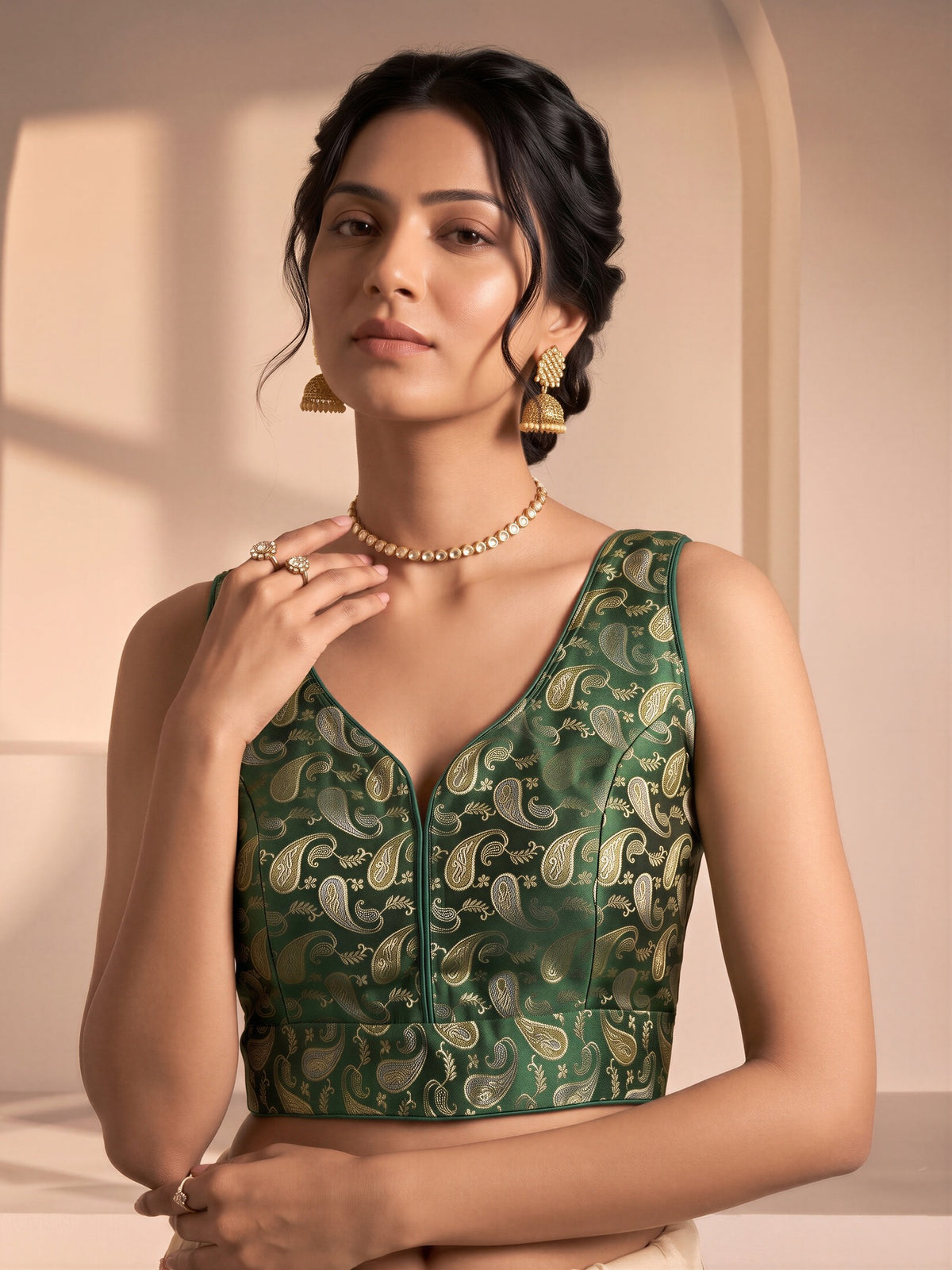 Green woven brocade silk blend sleeveless readymade saree blouse with v neck view 3