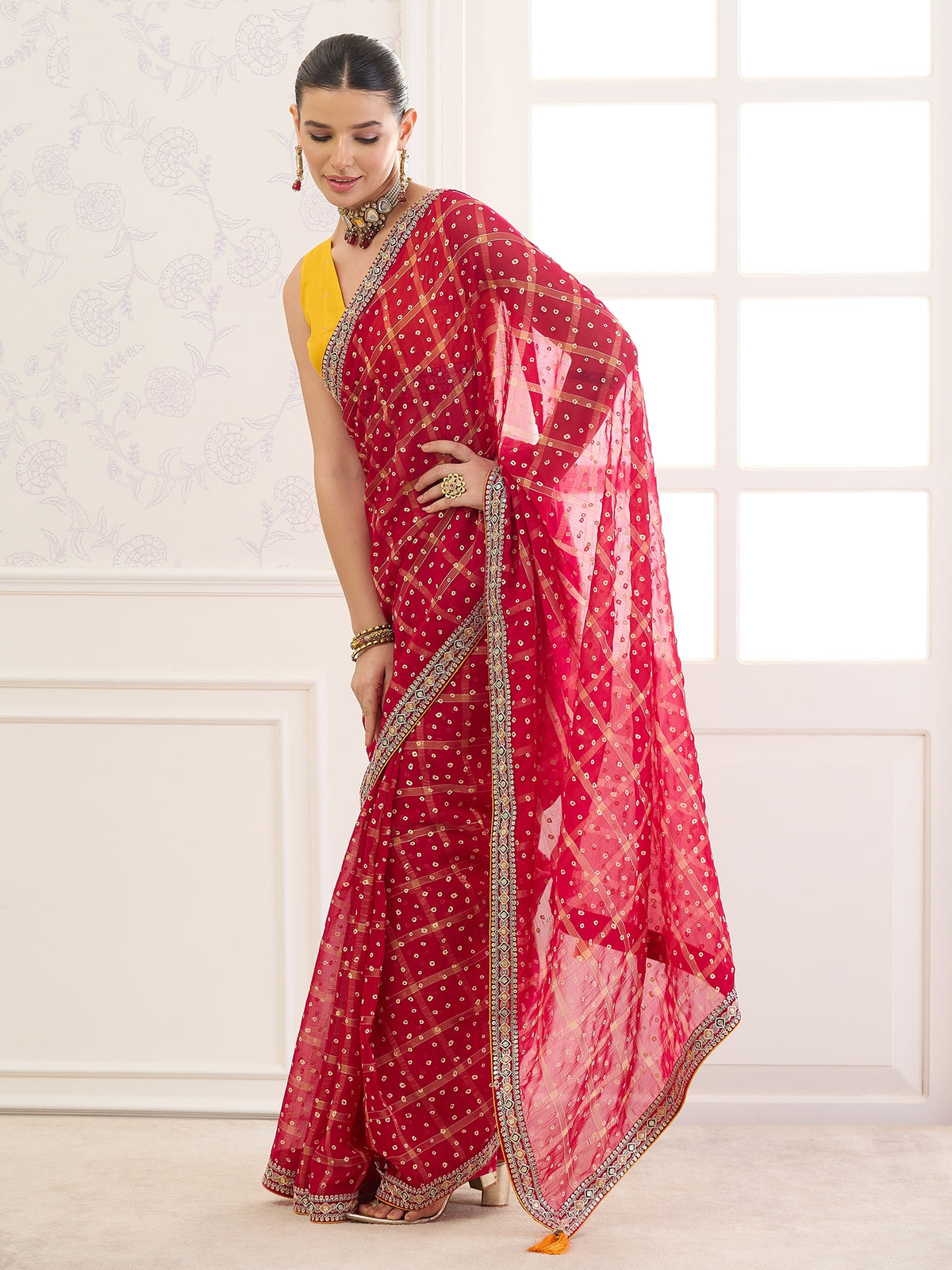 Red Viscose saree – detail view 2