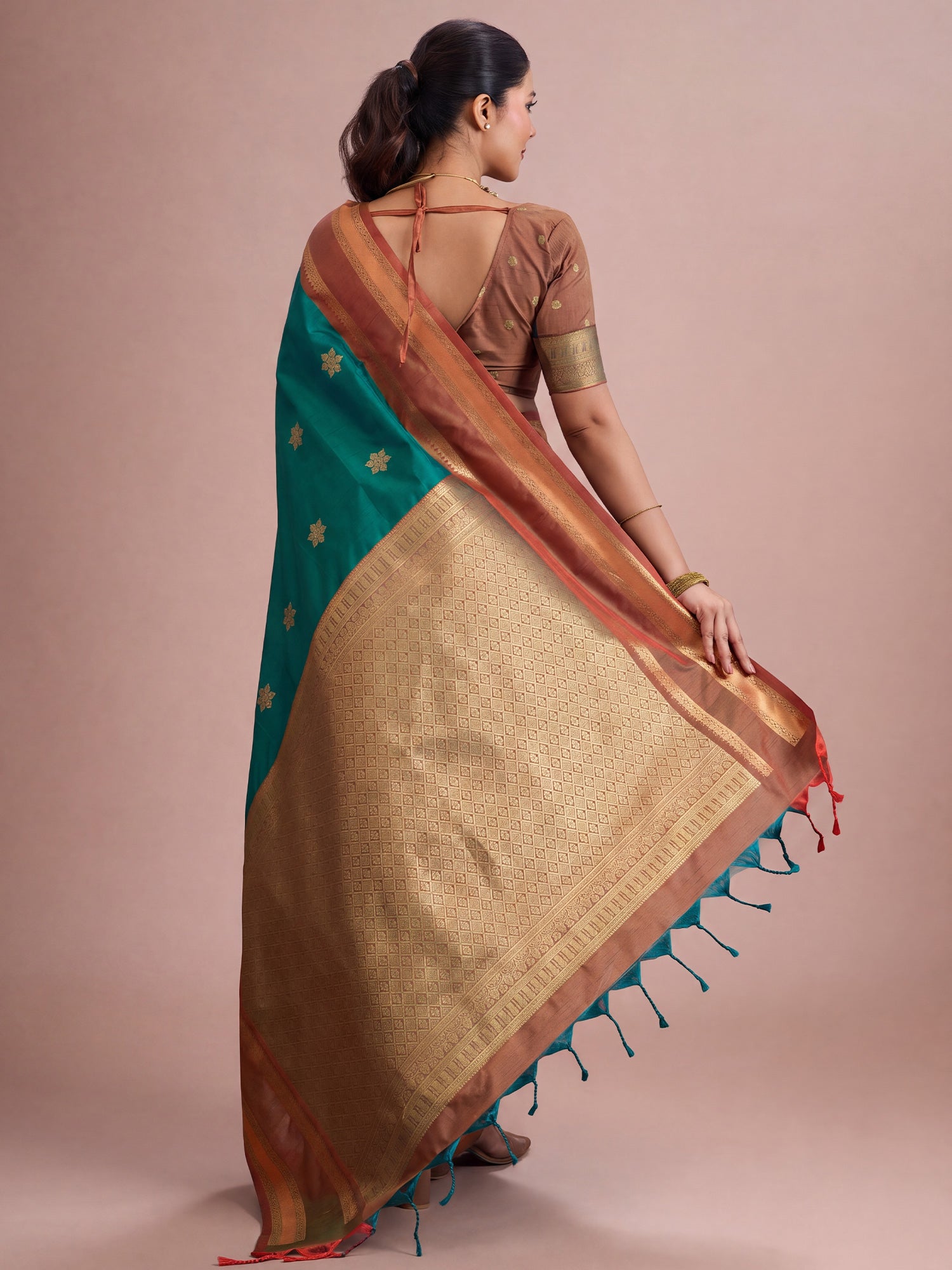Teal Green Tussar Silk saree – detail view 1