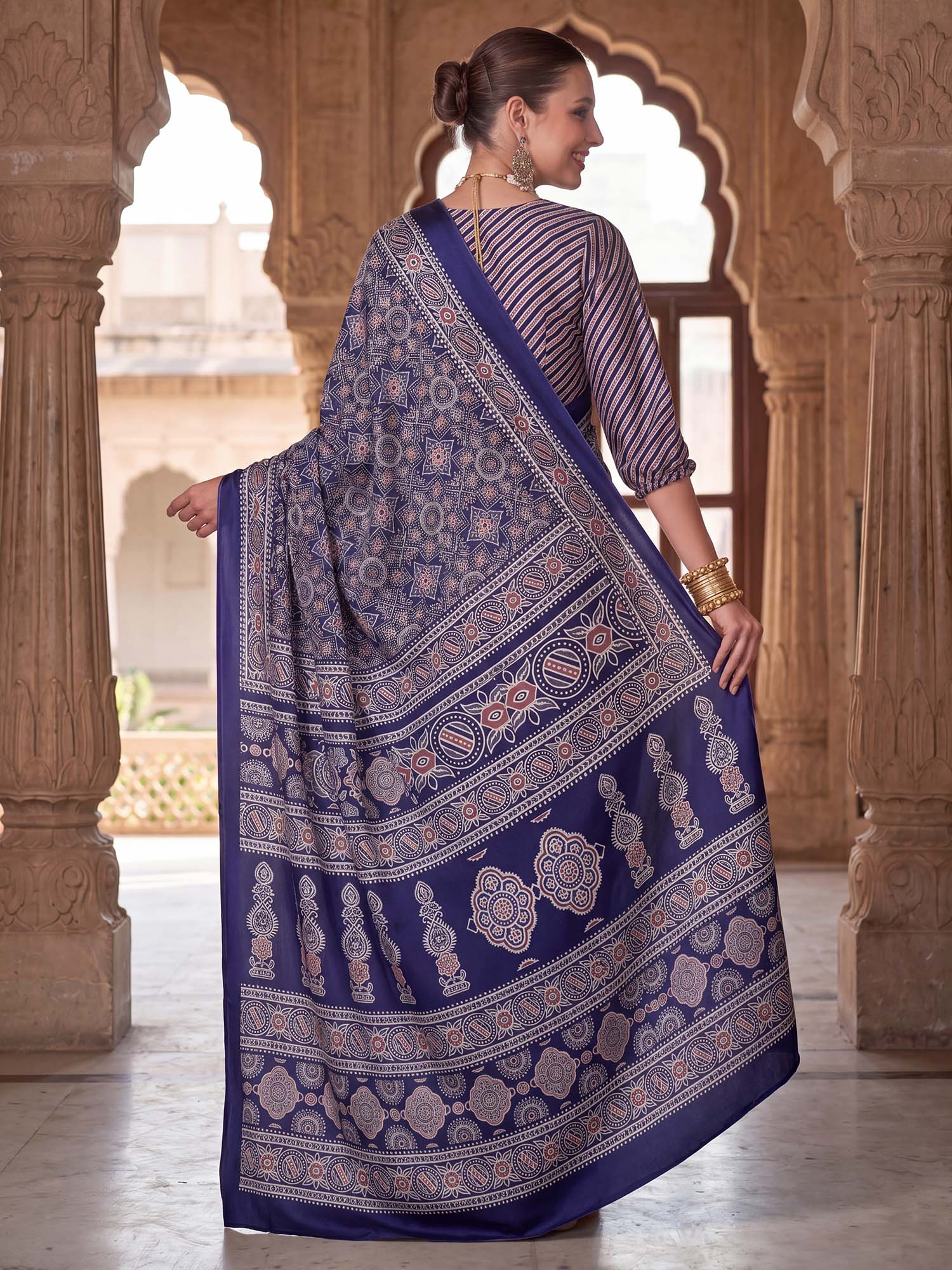 Navy Blue Crepe saree – detail view 1