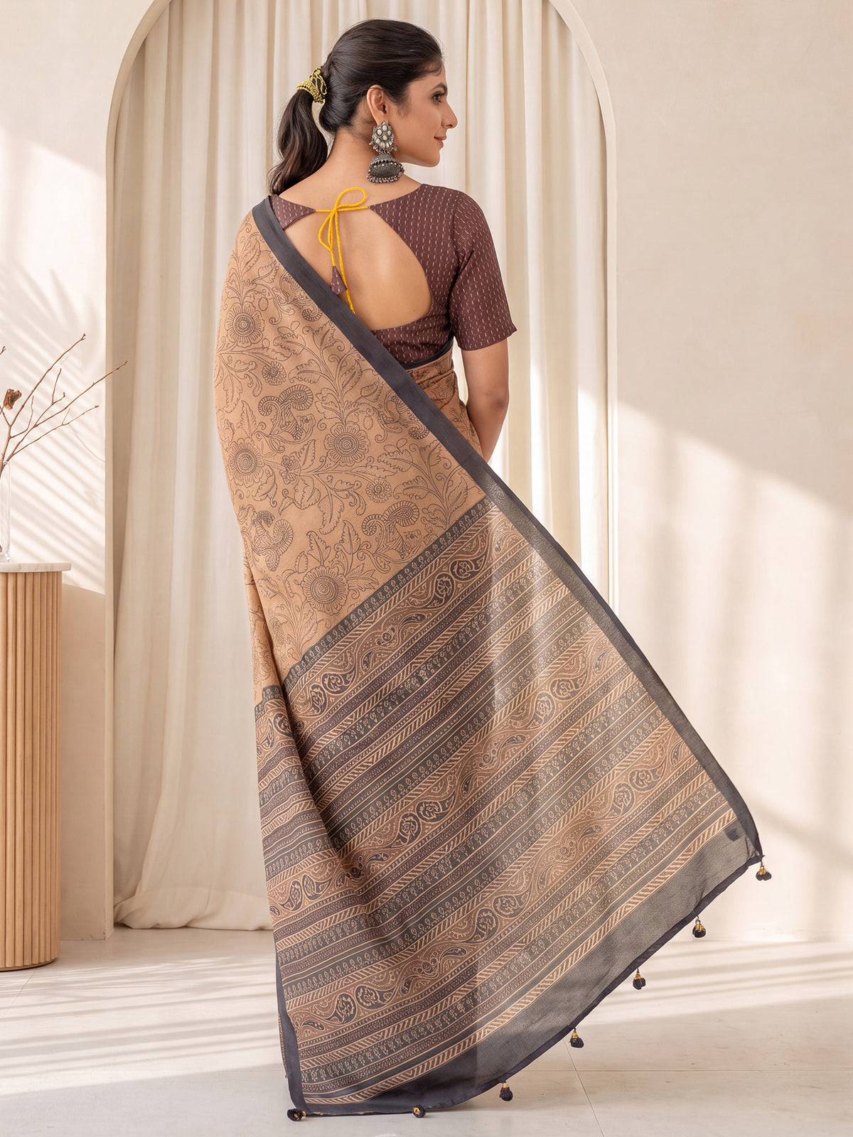 Tan Silk Blend saree – detail view 1