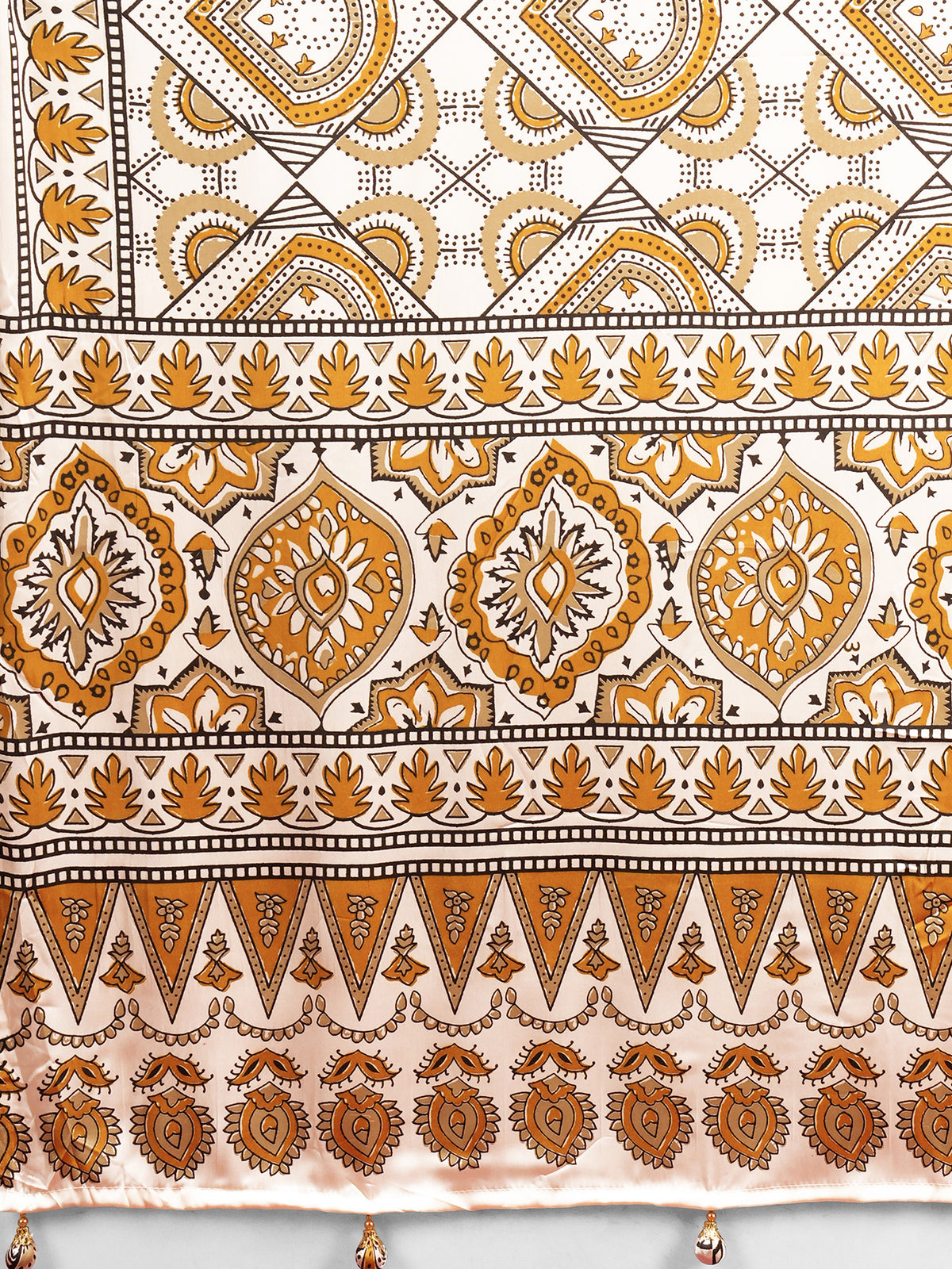 Off White Satin saree – detail view 4