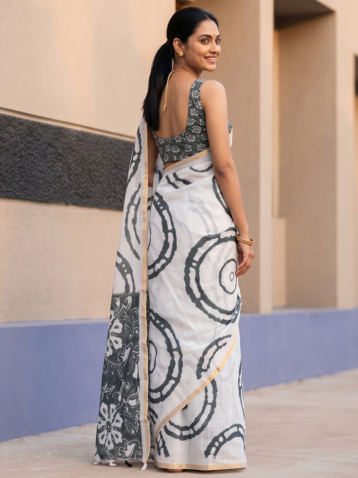 White Cotton Blend saree – detail view 1