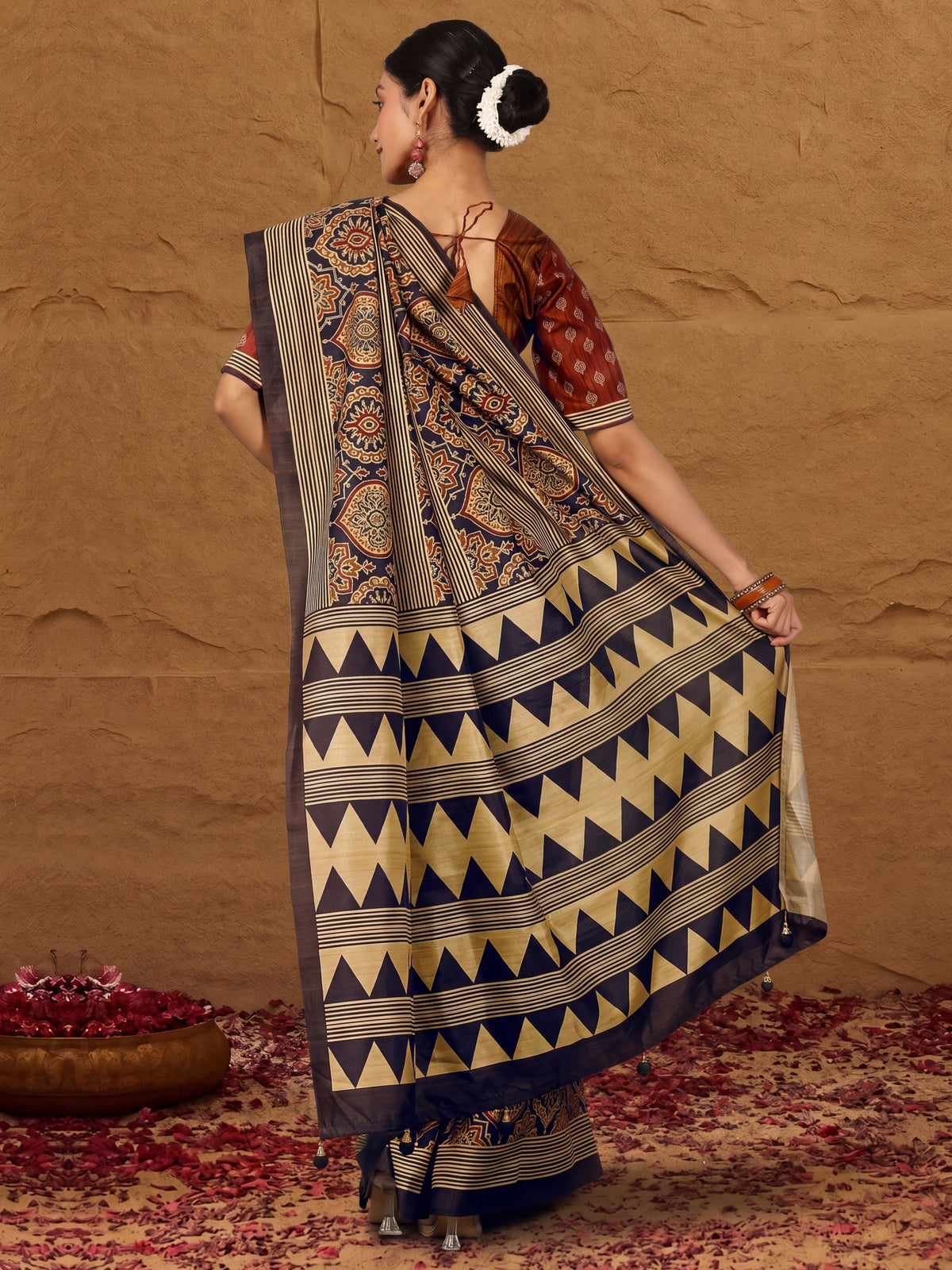 Navy Blue Silk Blend saree – detail view 2