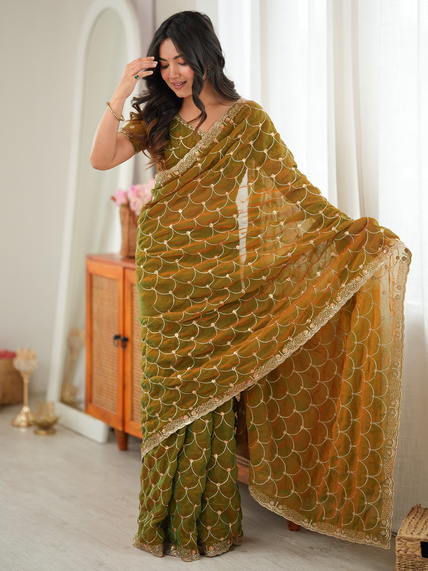 Gold Tissue saree – detail view 3