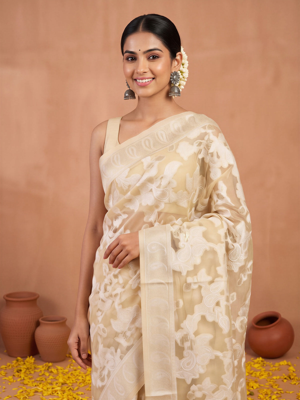 Cream Organza saree – detail view 4