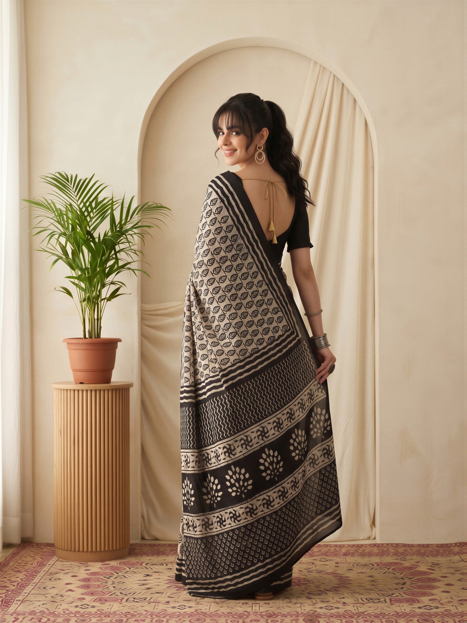 Beige Bhagalpuri Silk saree – detail view 1