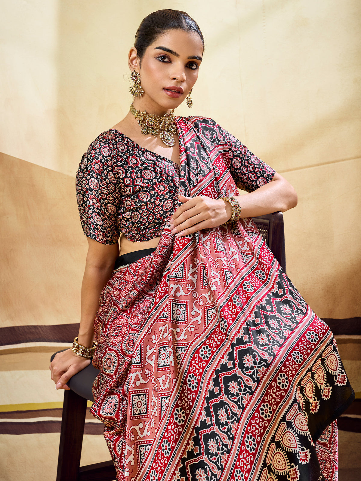 Maroon Satin saree – detail view 4