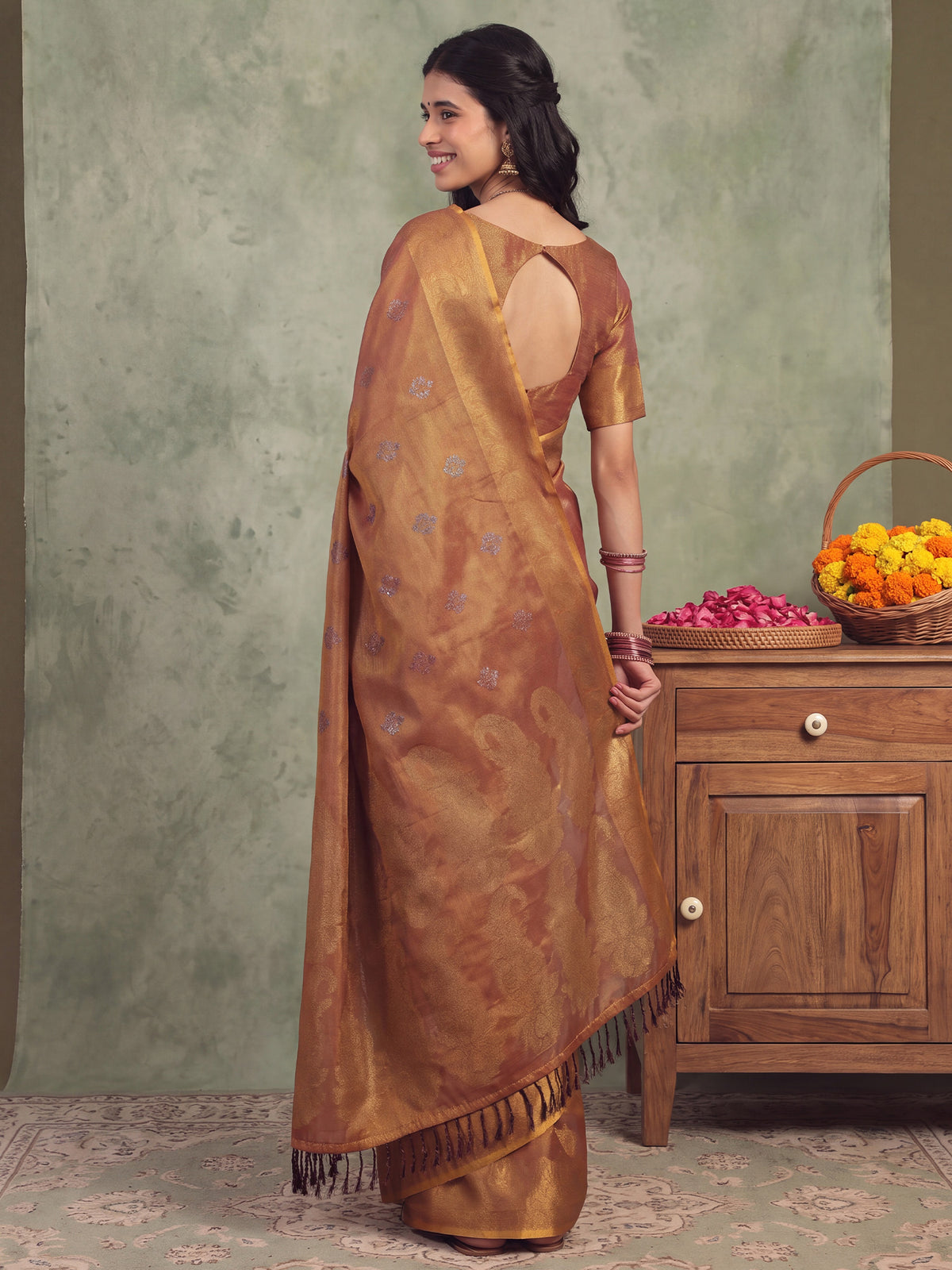 Copper Linen saree – detail view 1
