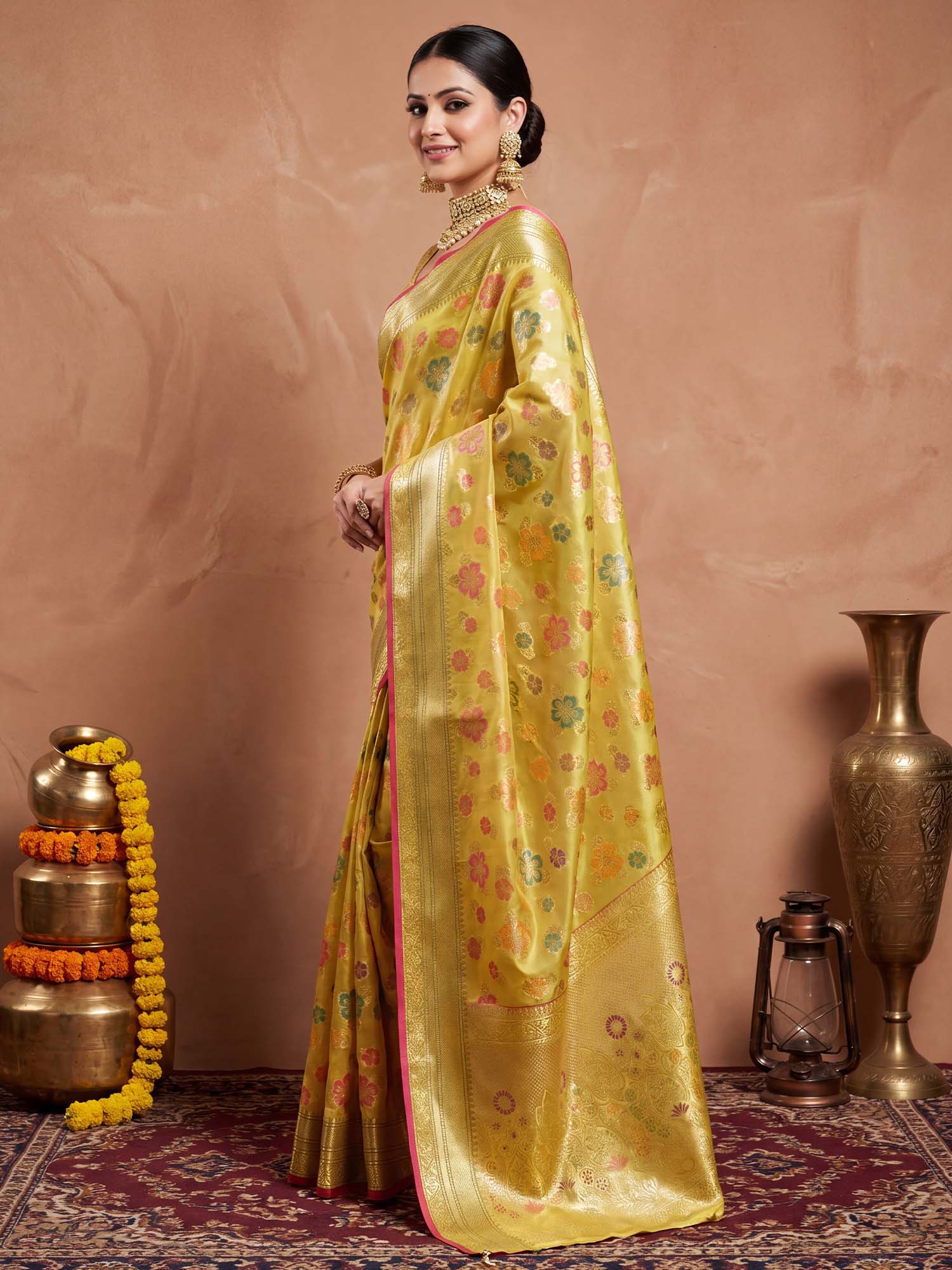 Yellow Organza saree – detail view 2
