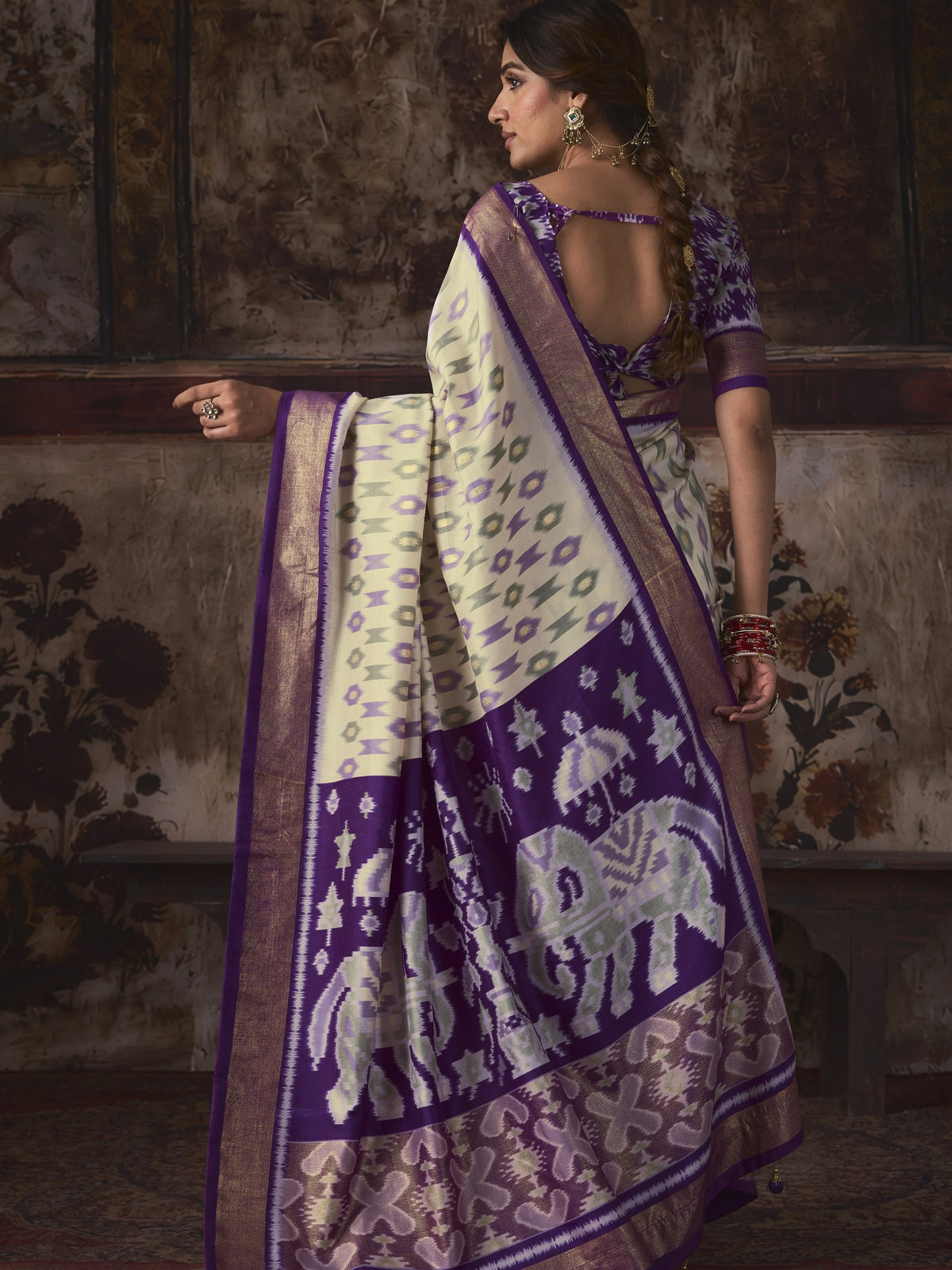 Off White silk blend saree view 2