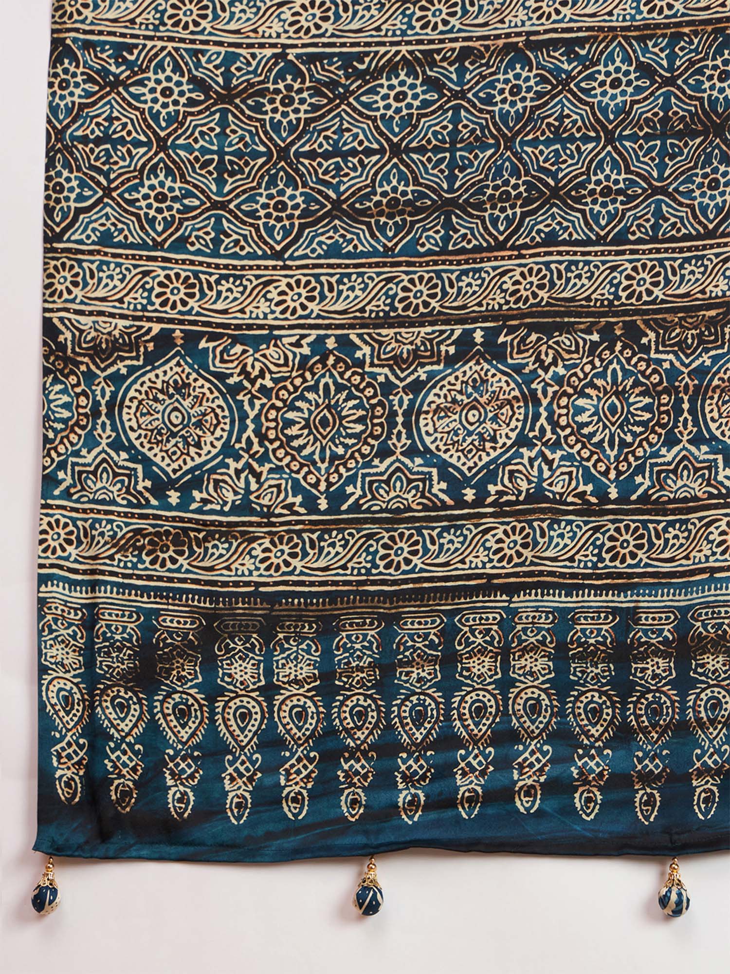 Teal Blue Pure Crepe saree – detail view 5