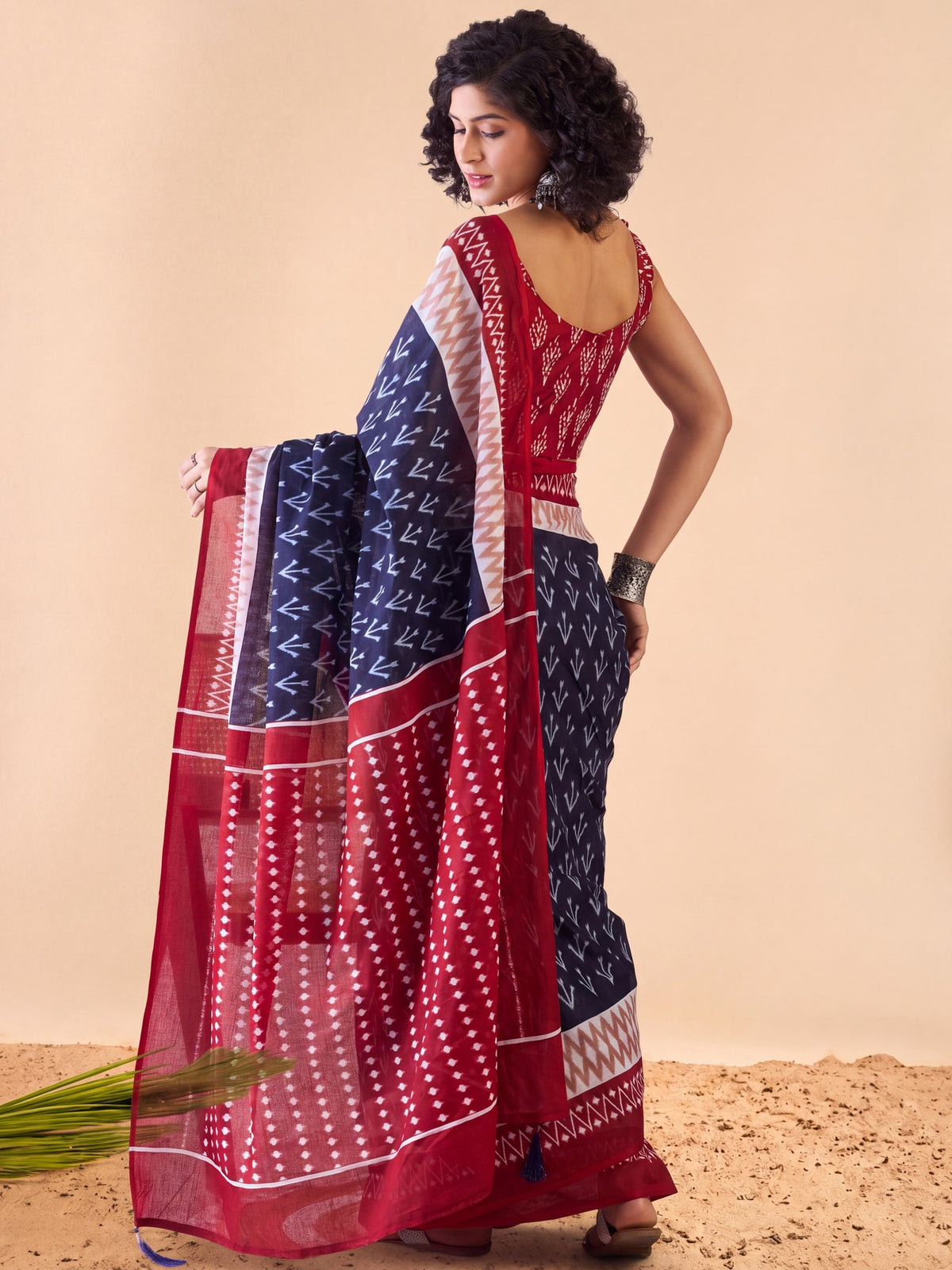 Navy Blue Cotton saree – detail view 3