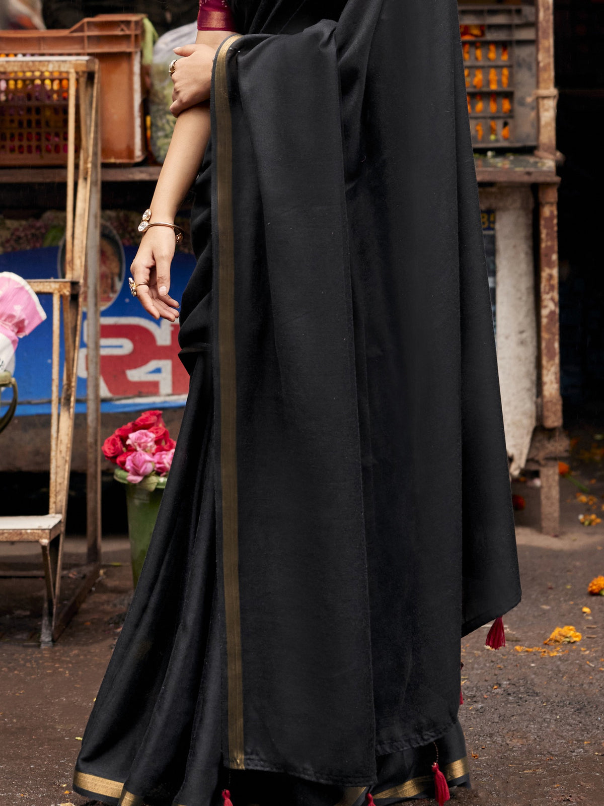 Black Cotton Blend saree – detail view 1