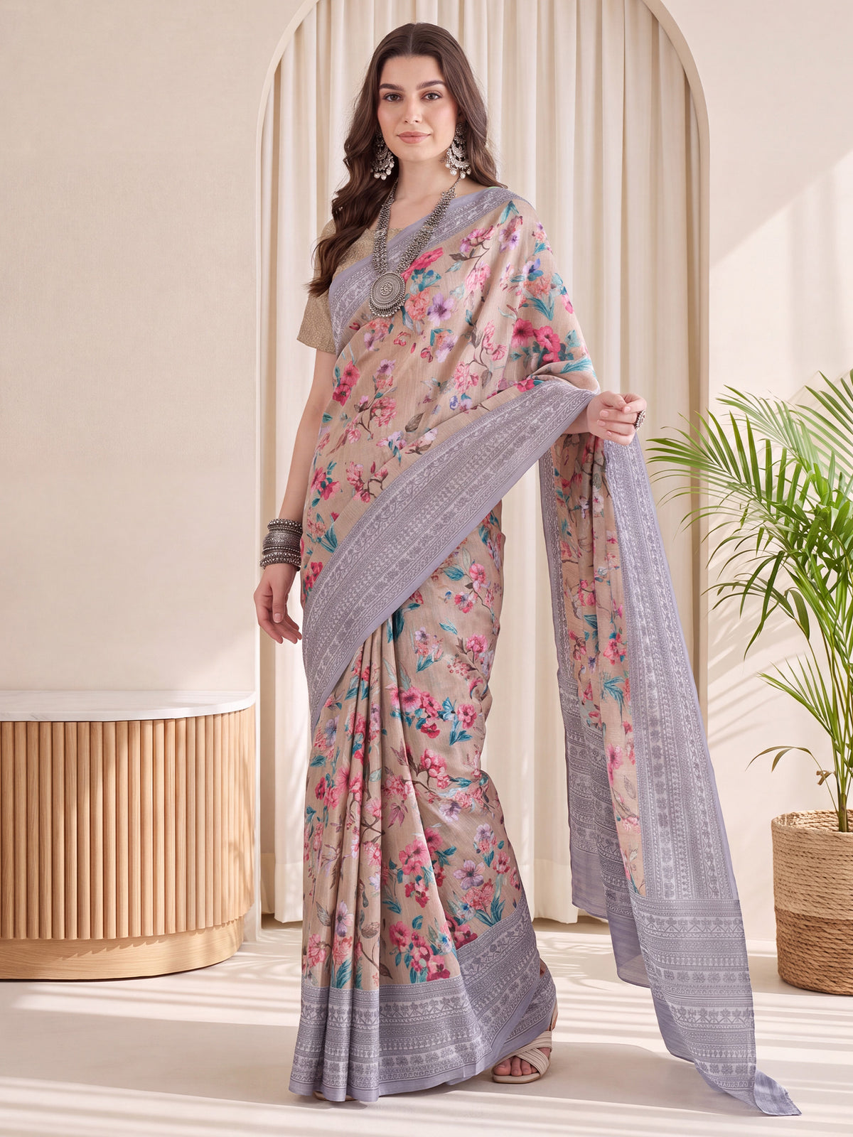 Beige Silk Blend saree – detail view 3