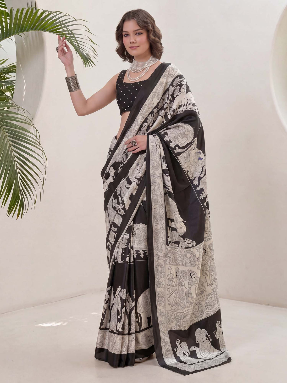 Black Crepe saree – detail view 3