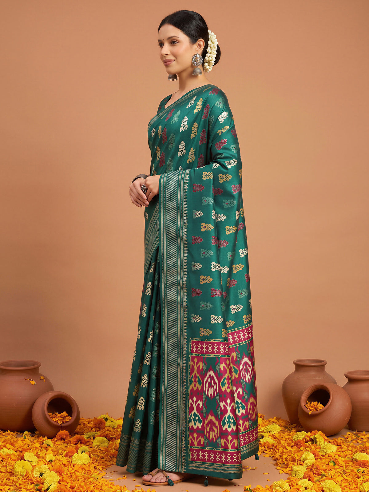 Teal Green Silk Blend saree – detail view 2