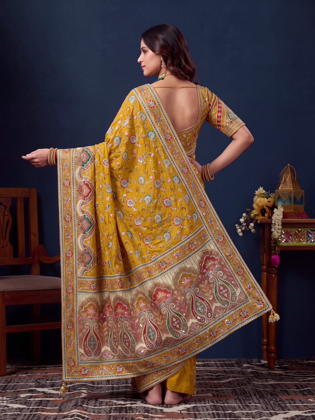Yellow Silk Blend saree – detail view 1