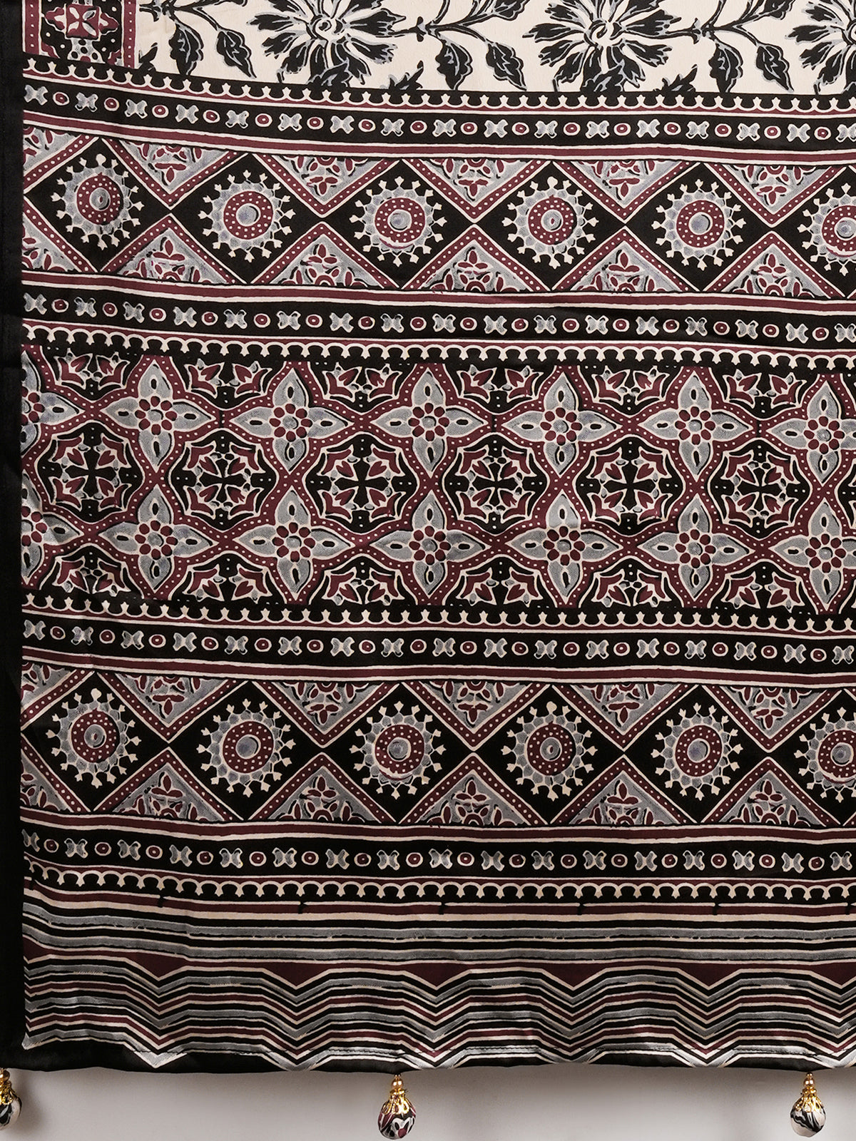 Cream Satin saree – detail view 4