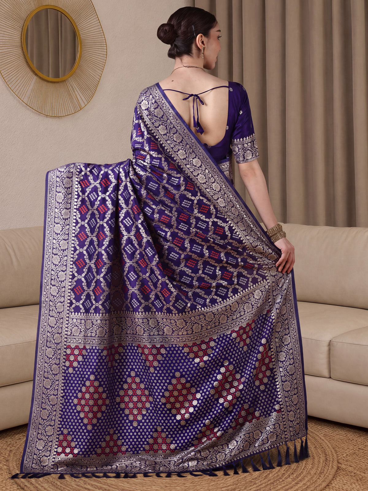 Purple Dola Silk saree – detail view 1