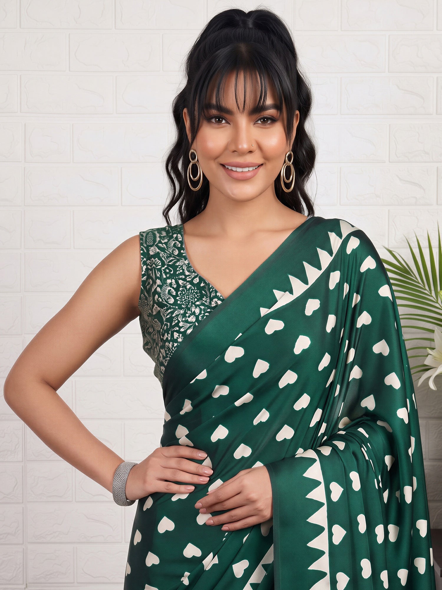 Green Satin saree – detail view 4