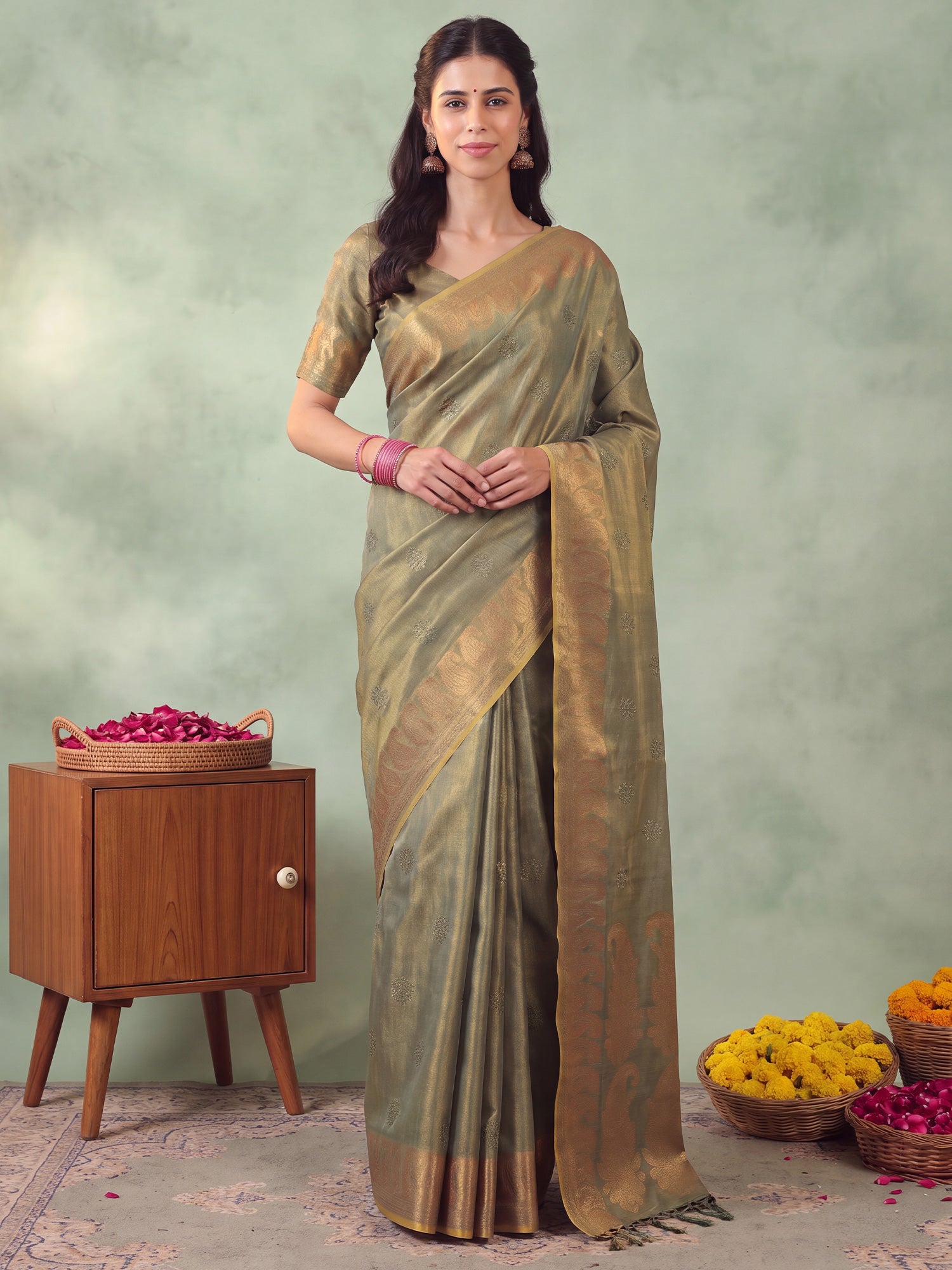 Green Linen saree – detail view 2