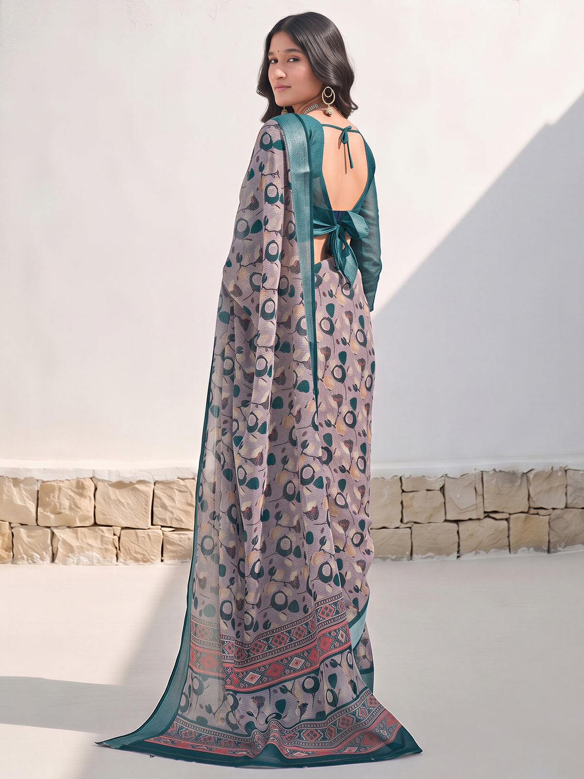 Taupe Cotton Linen saree – detail view 1