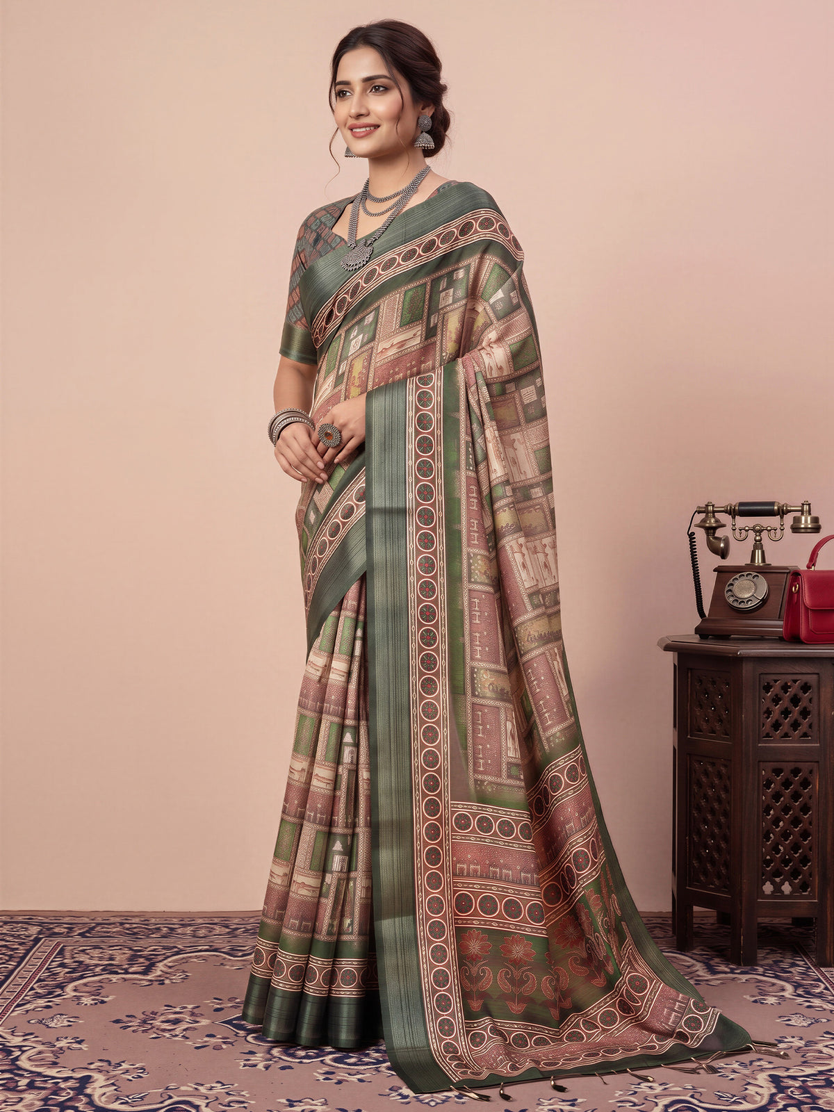 Green Linen saree – detail view 2