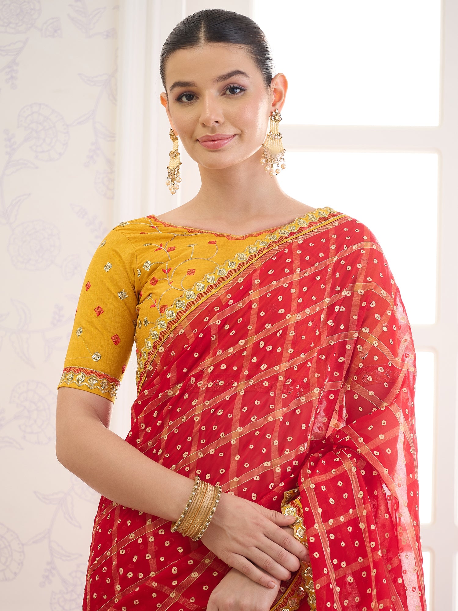 Red Viscose saree – detail view 4