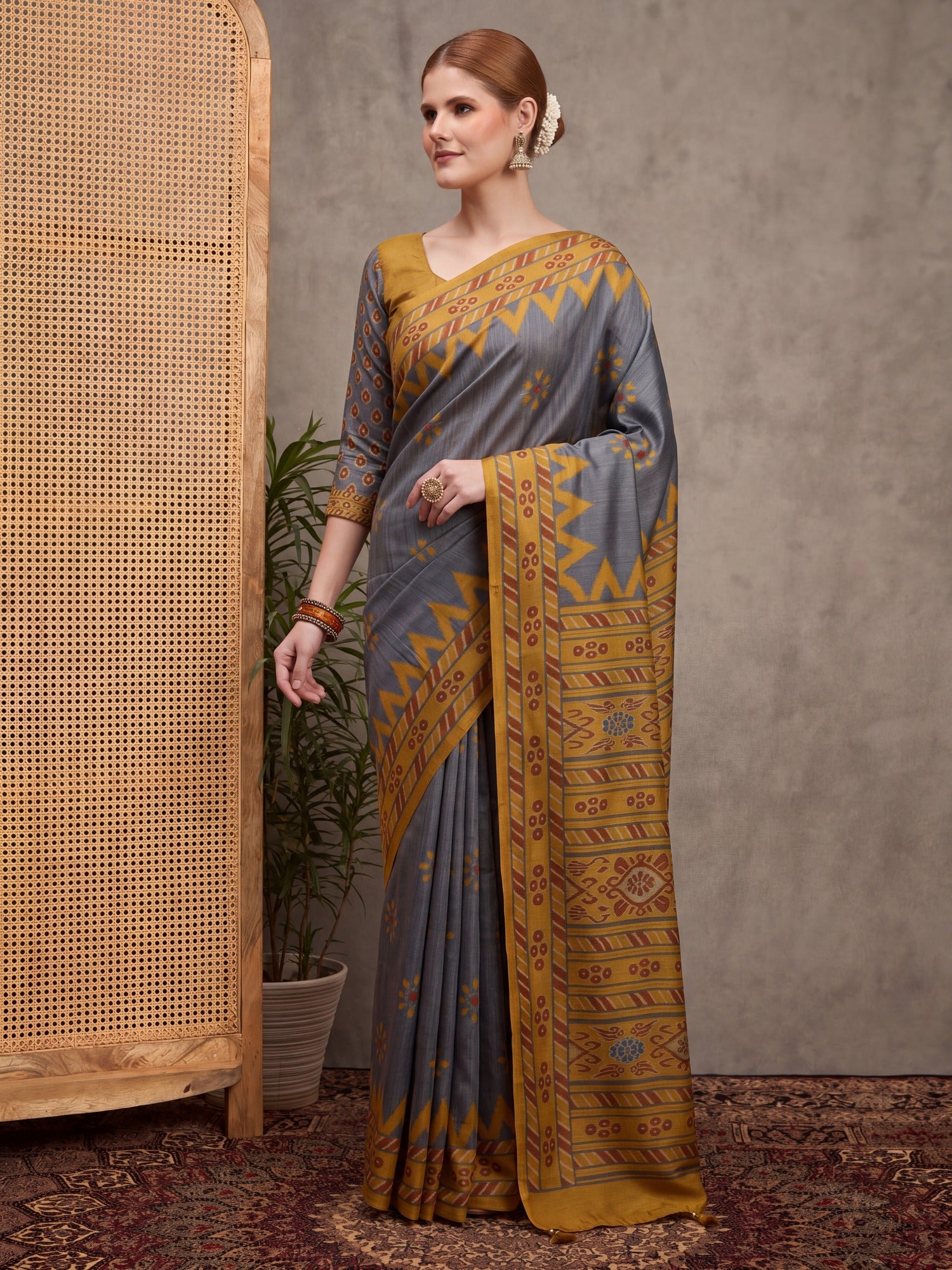 Charcoal Grey Silk Blend saree – detail view 3