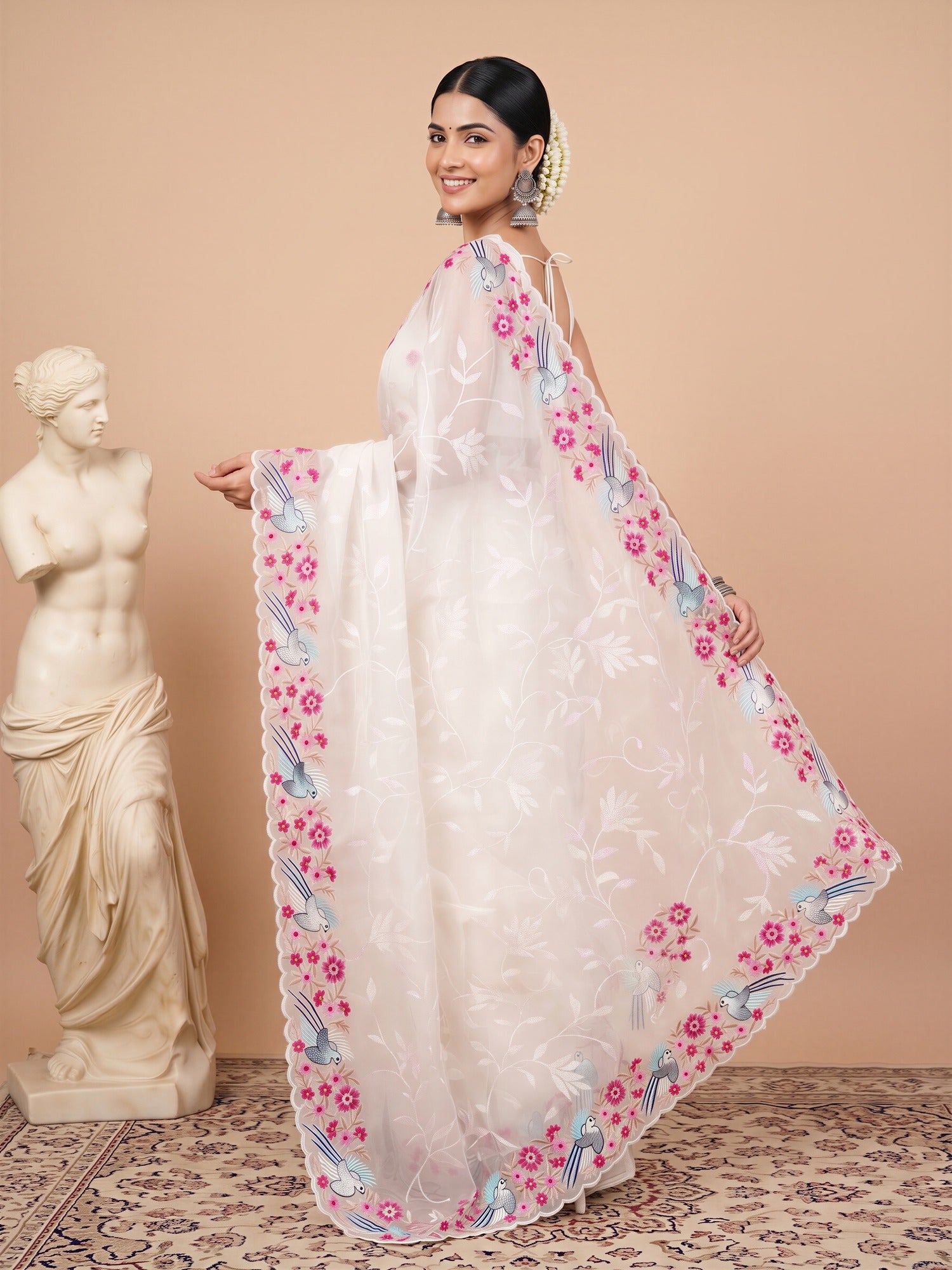 White Organza saree – detail view 1
