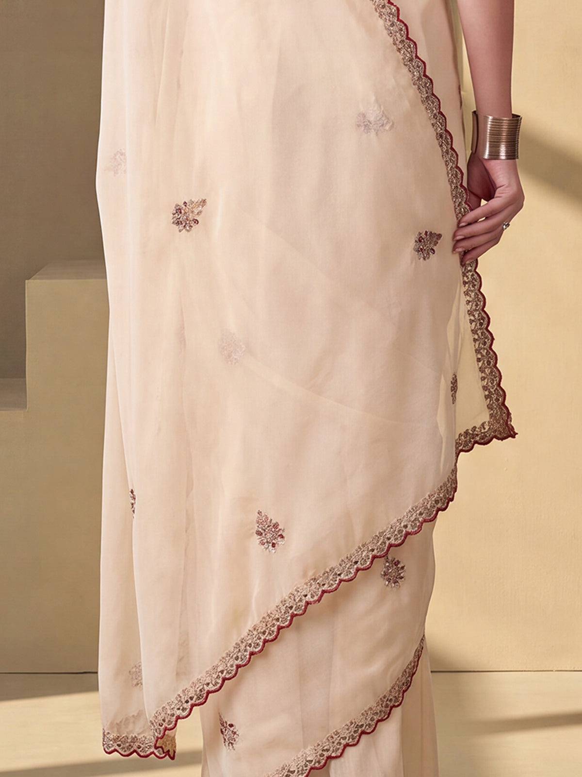 Cream Tissue saree – detail view 5