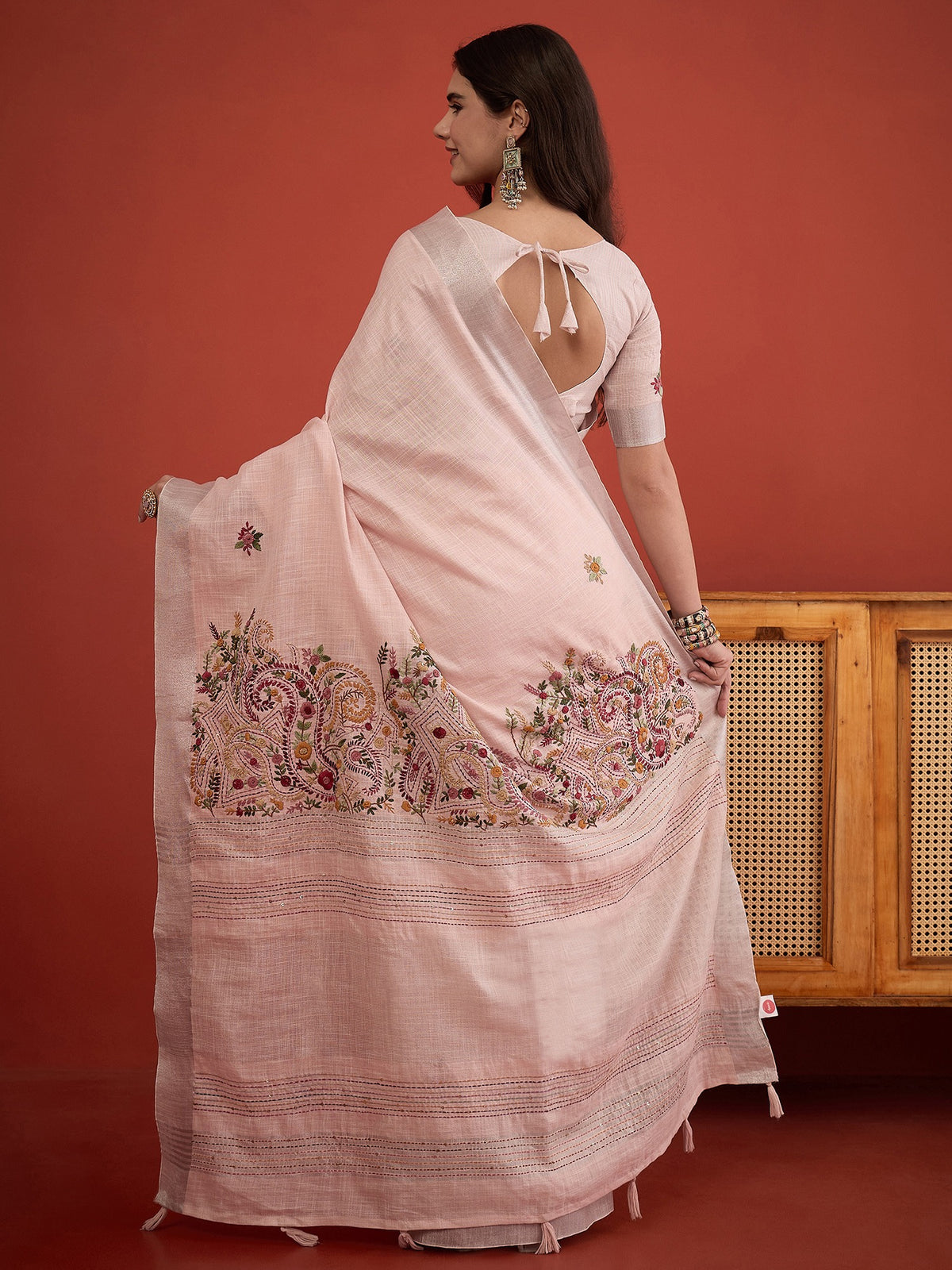 Pink linen blend saree view 2