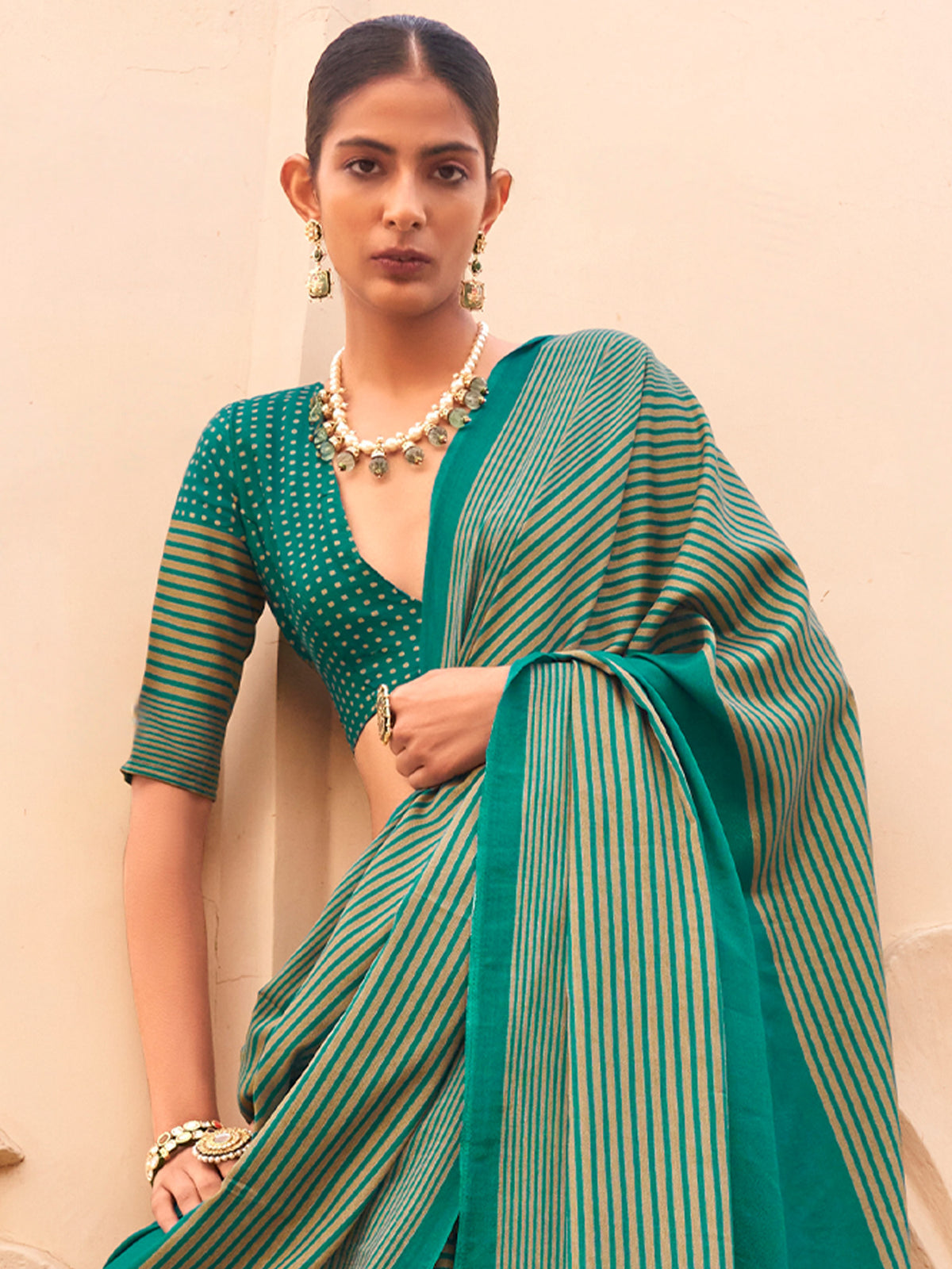Teal Green Silk Blend saree – detail view 2