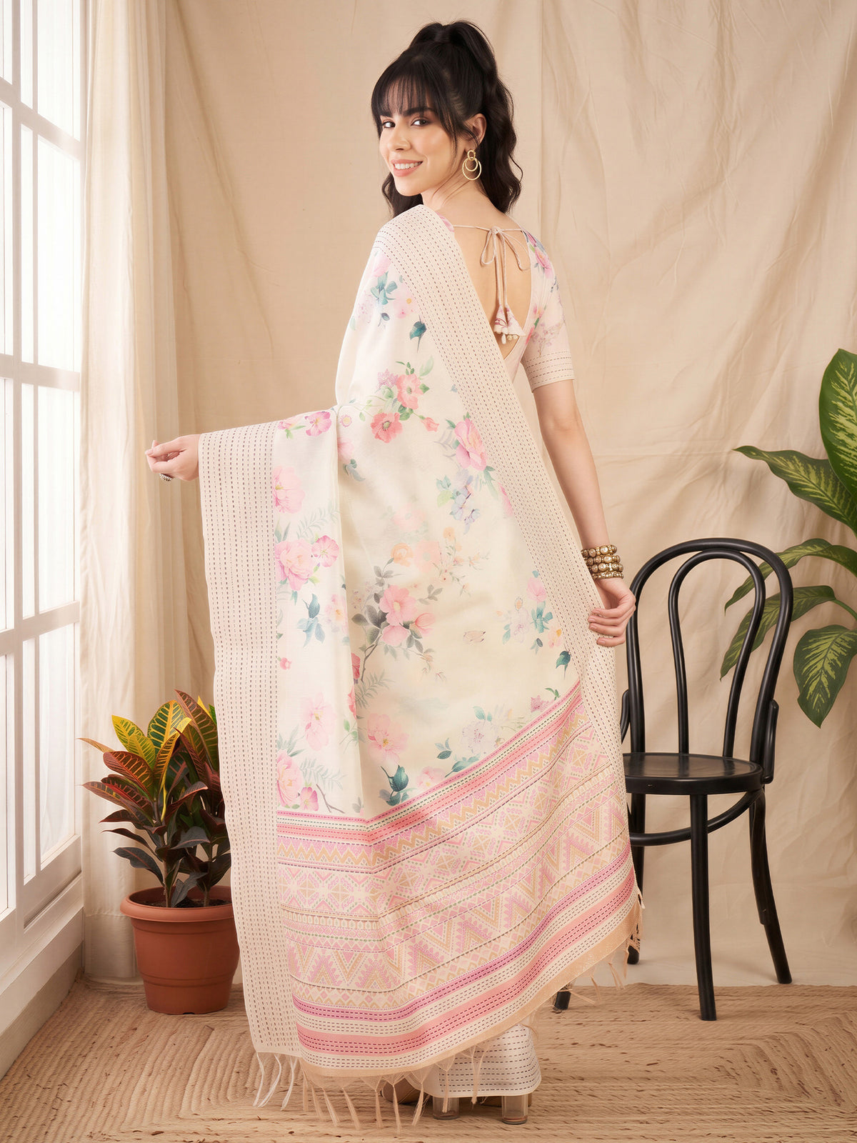 Off White Silk Cotton saree – detail view 1