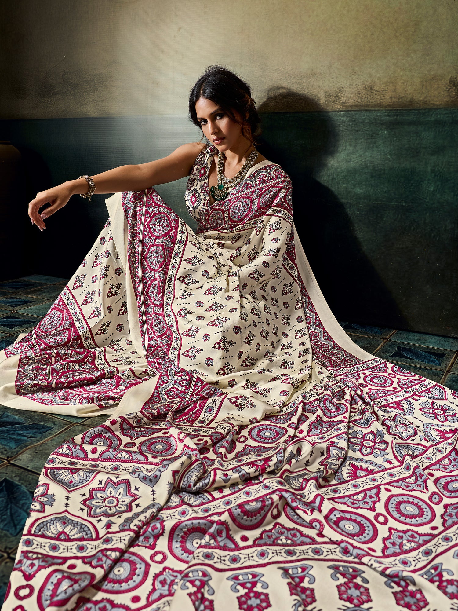 Cream Satin saree – detail view 4