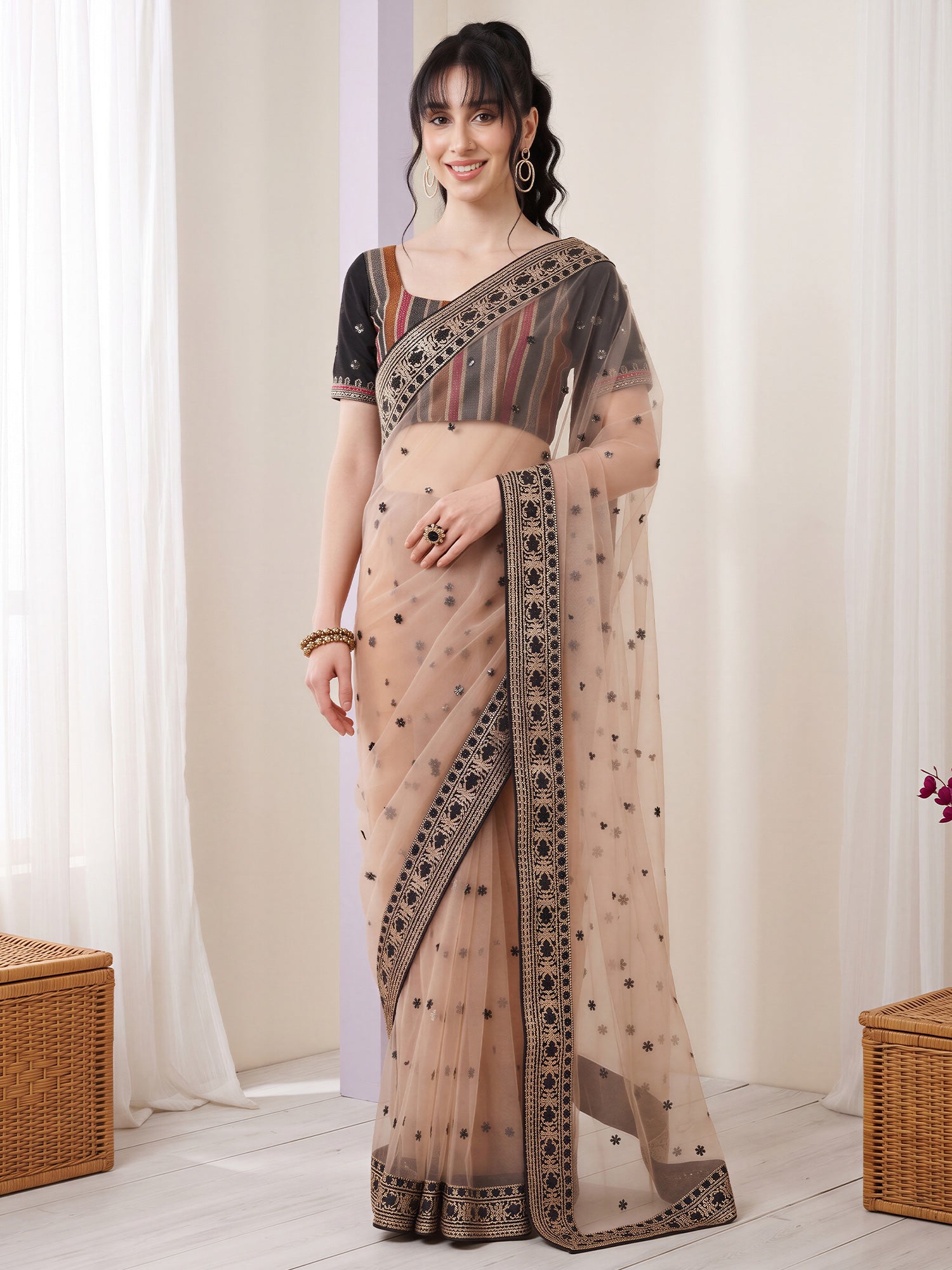 Beige Net saree – detail view 3