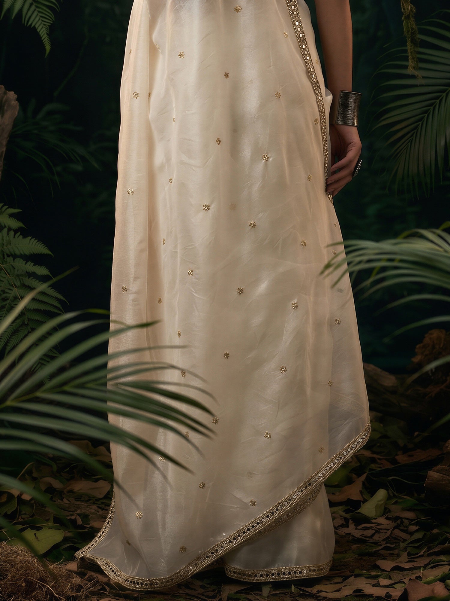 Off White Satin saree – detail view 5