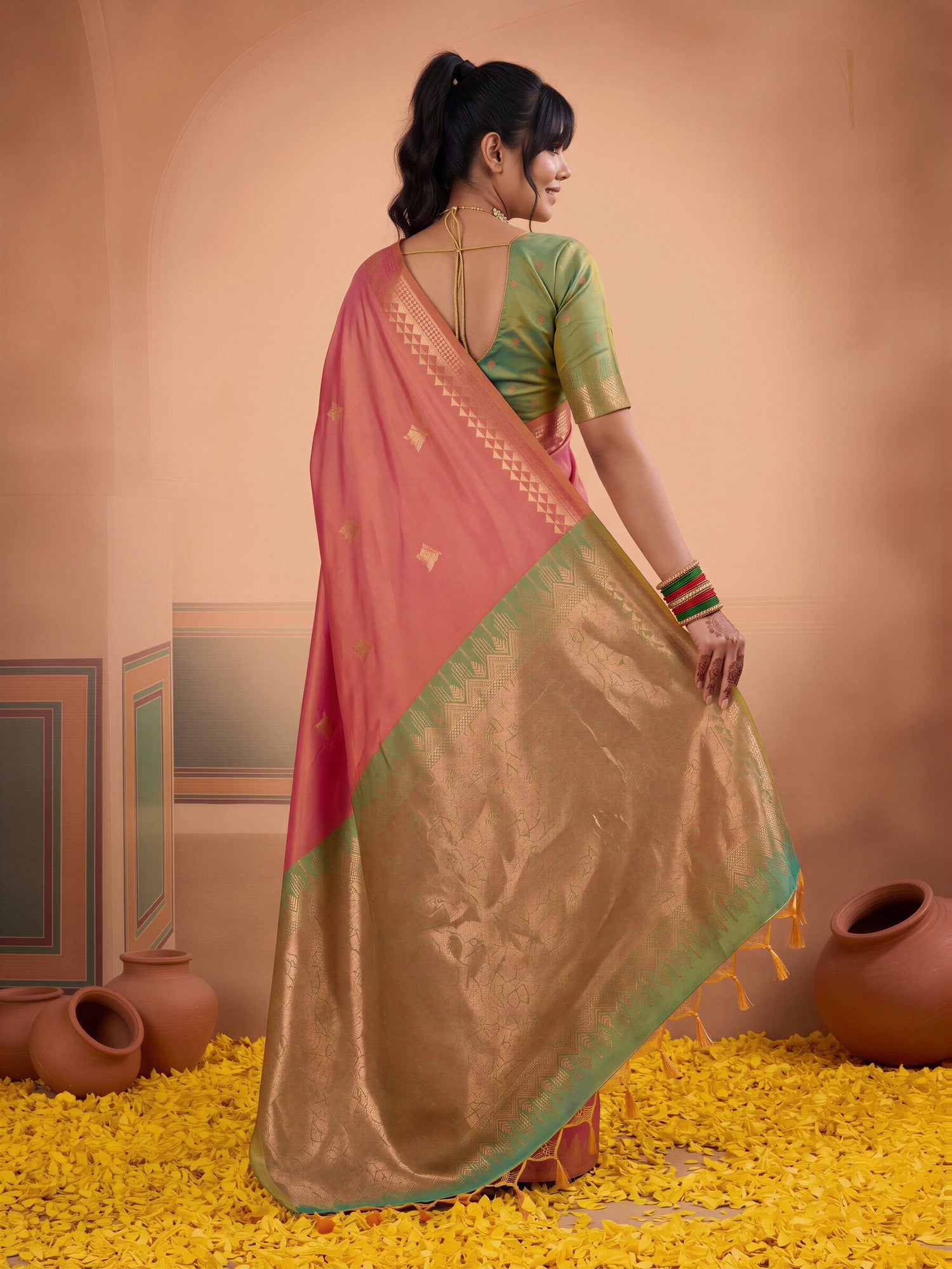 Pink Silk saree – detail view 1